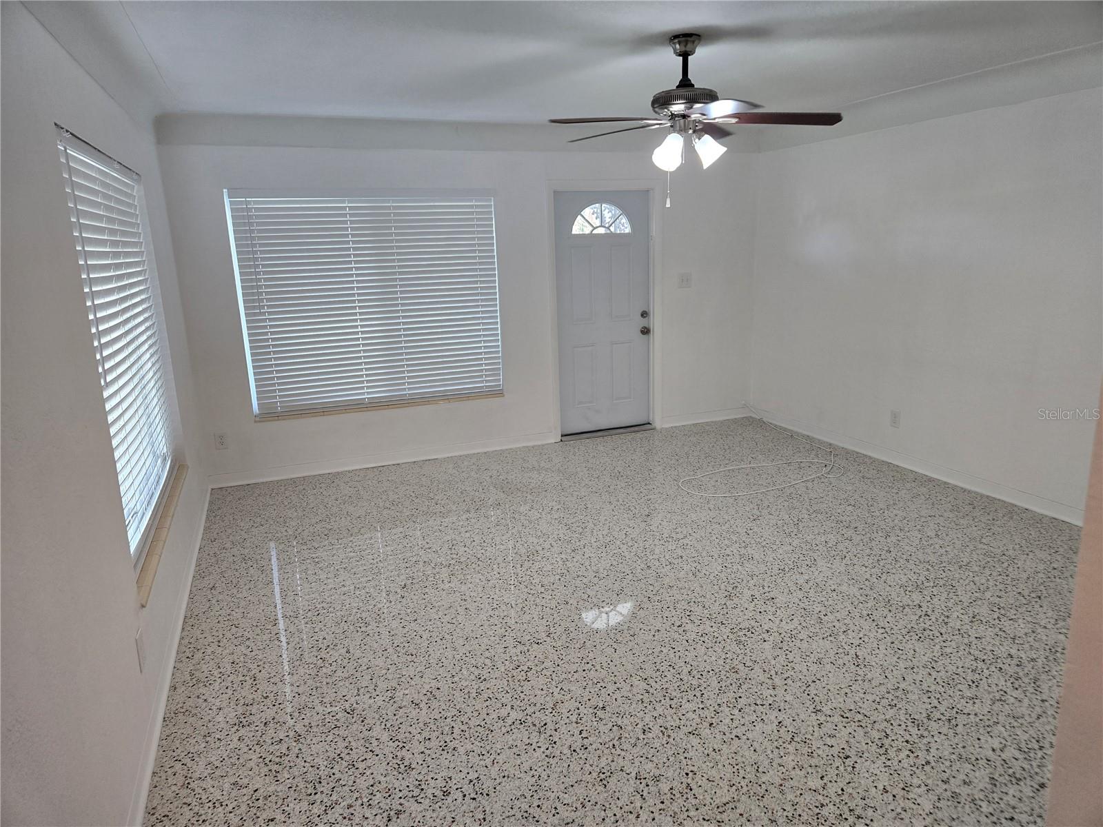 Image 3 of 9 For 5601 Tangerine Avenue S