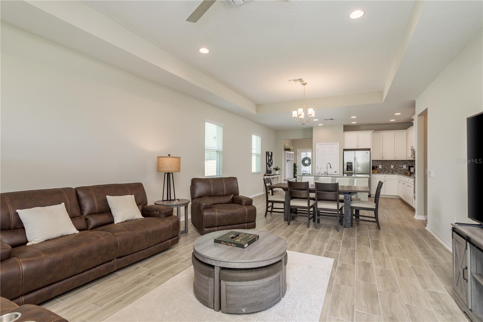 Listing photo id 12 for 12451 Nouveau Avenue
