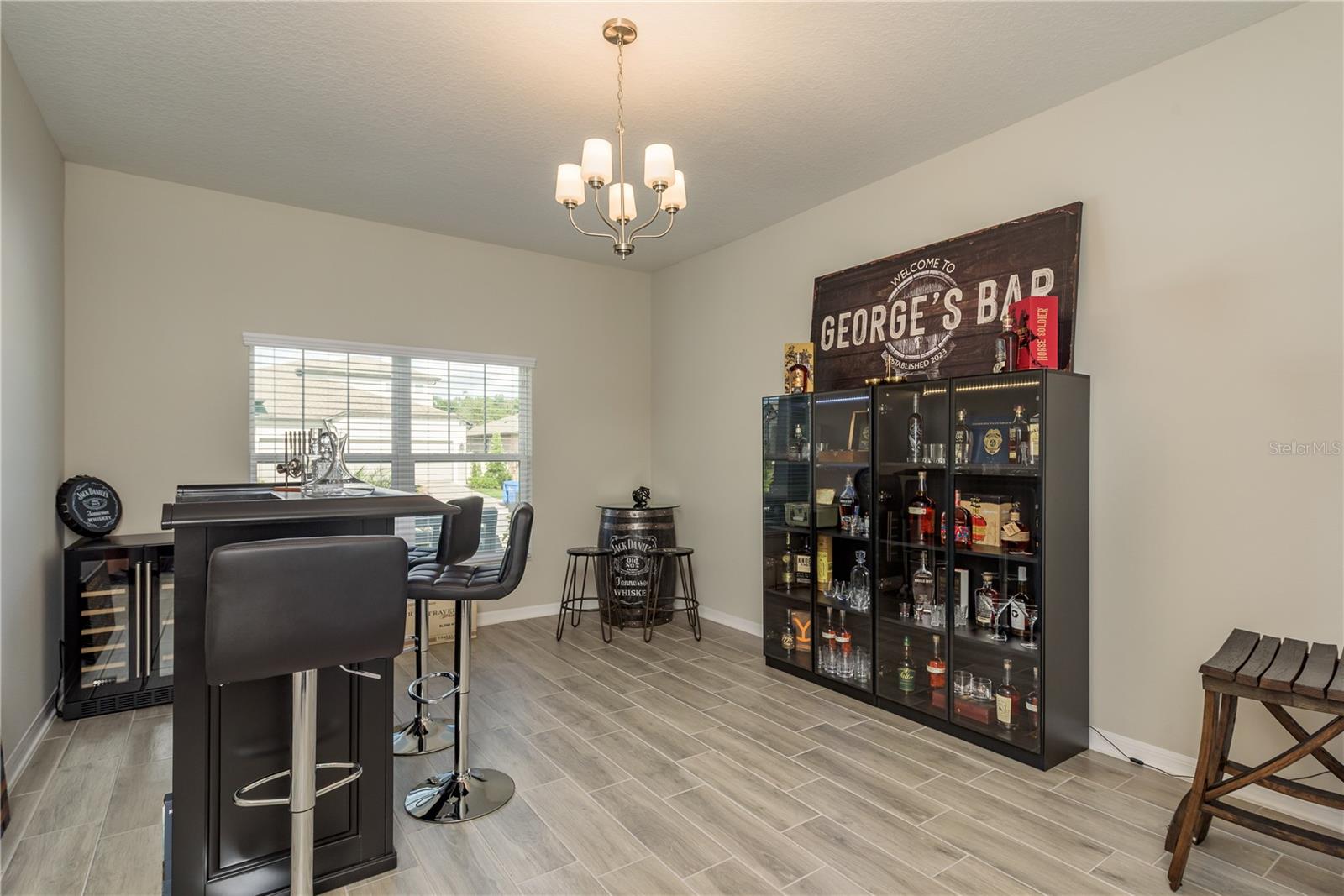 Listing photo id 14 for 12451 Nouveau Avenue