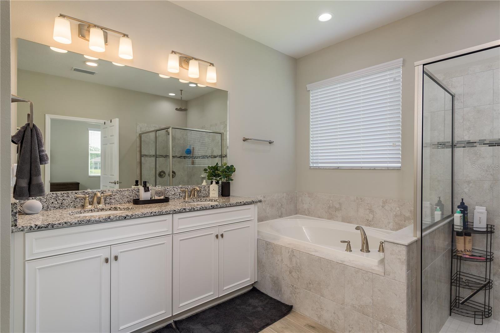 Listing photo id 19 for 12451 Nouveau Avenue