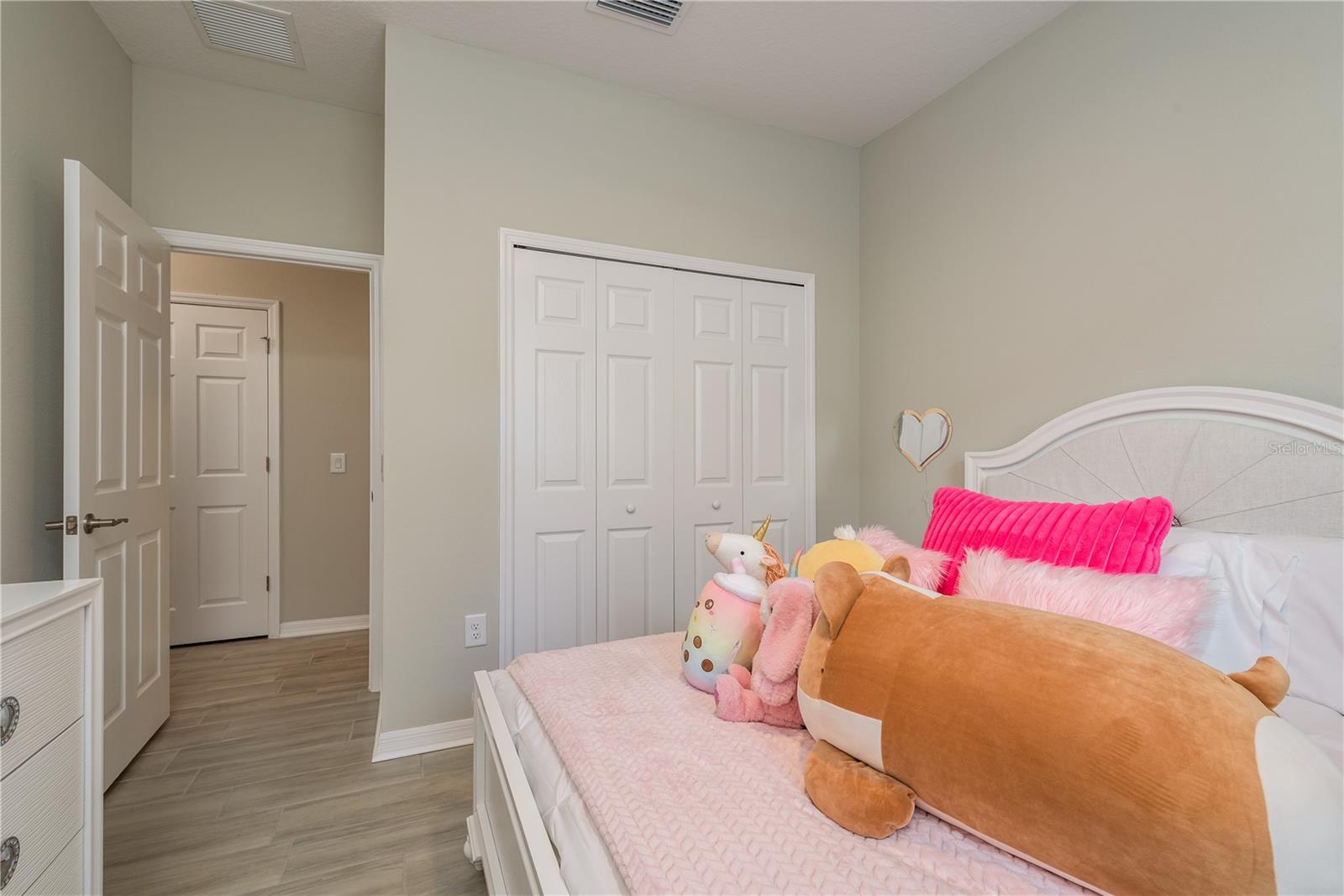 Listing photo id 22 for 12451 Nouveau Avenue
