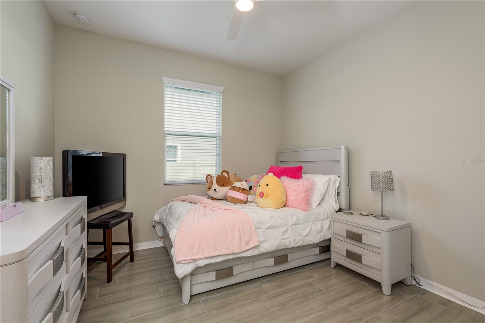 Listing photo id 25 for 12451 Nouveau Avenue