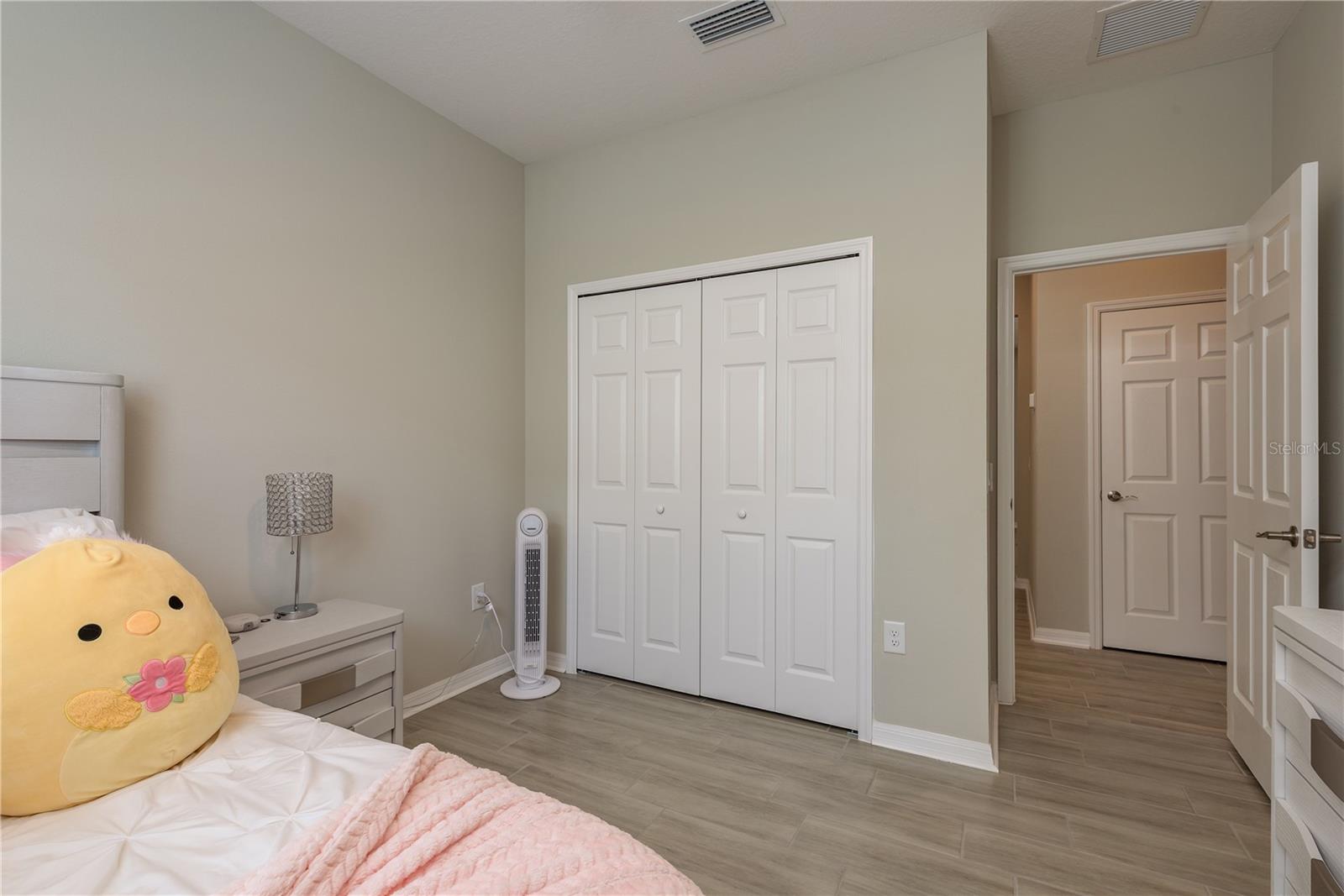 Listing photo id 26 for 12451 Nouveau Avenue
