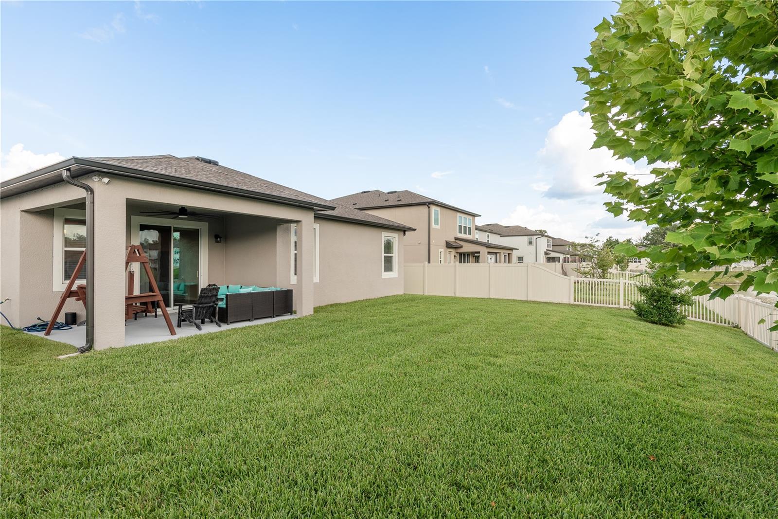 Listing photo id 32 for 12451 Nouveau Avenue