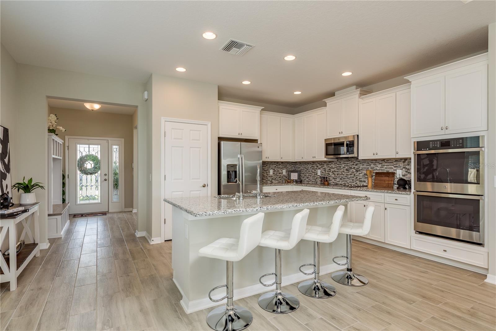 Listing photo id 7 for 12451 Nouveau Avenue