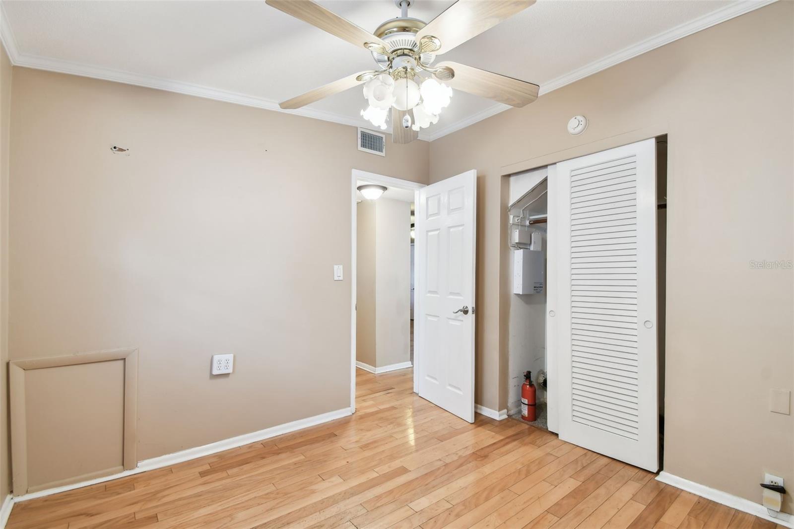 Image 21 of 60 For 516 Northmoor Avenue N
