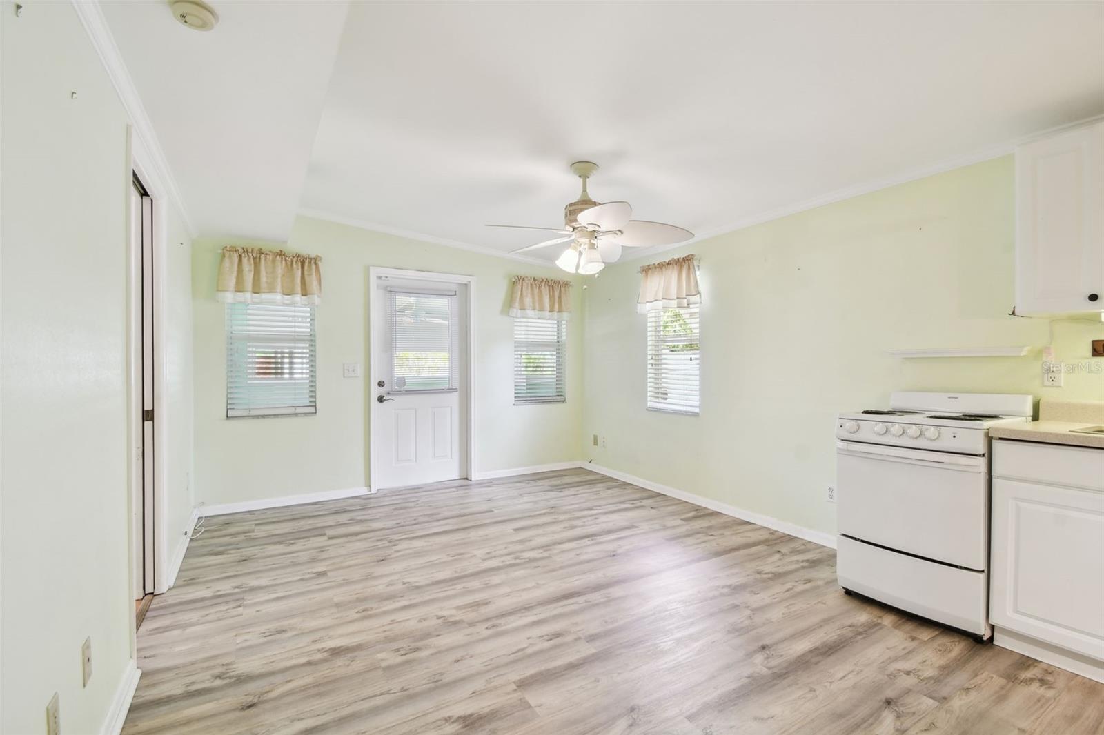 Image 29 of 60 For 516 Northmoor Avenue N