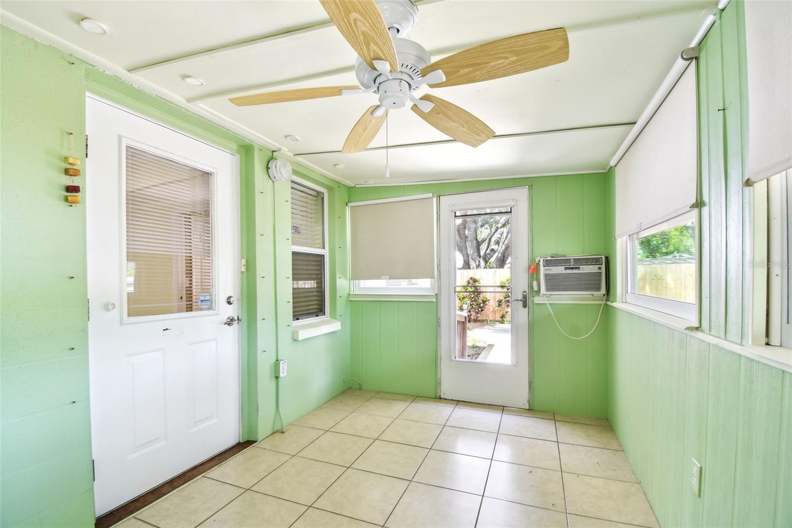 Image 47 of 60 For 516 Northmoor Avenue N