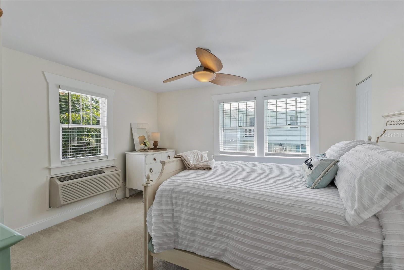 Image 43 of 64 For 235 10th Avenue Ne