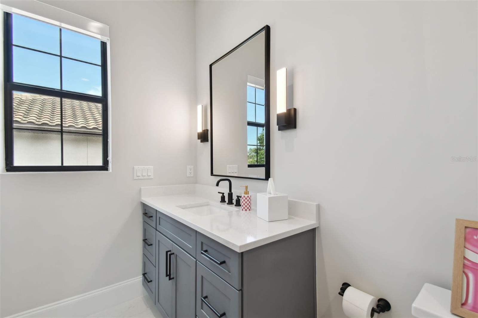 Image 43 of 67 For 4109 Inman Avenue
