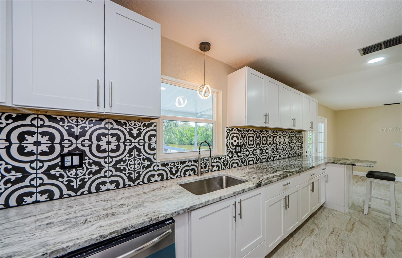 Image 17 of 52 For 7332 Janczlik Dr