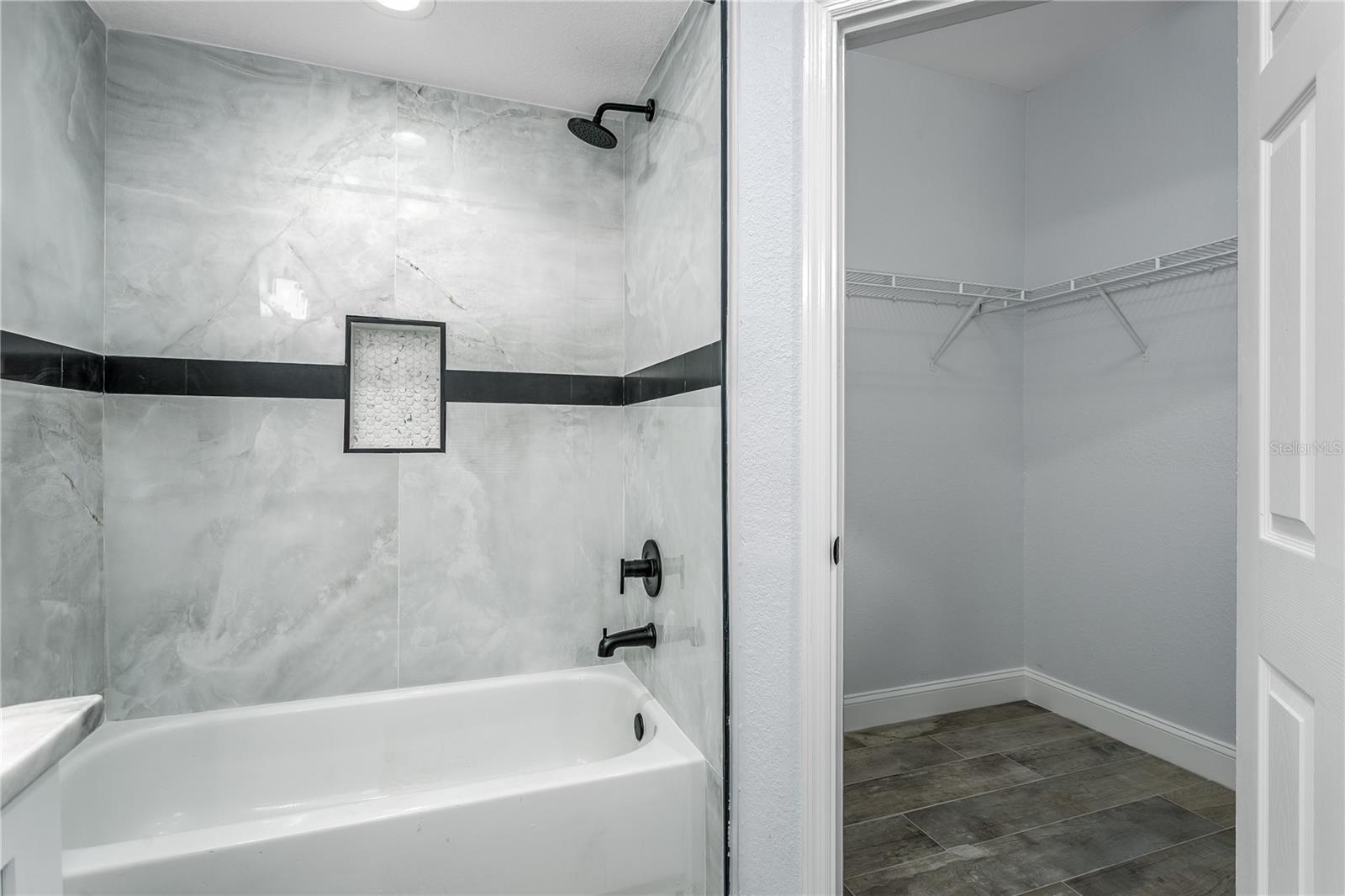 Image 16 of 35 For 10520 White Lake Court 10520
