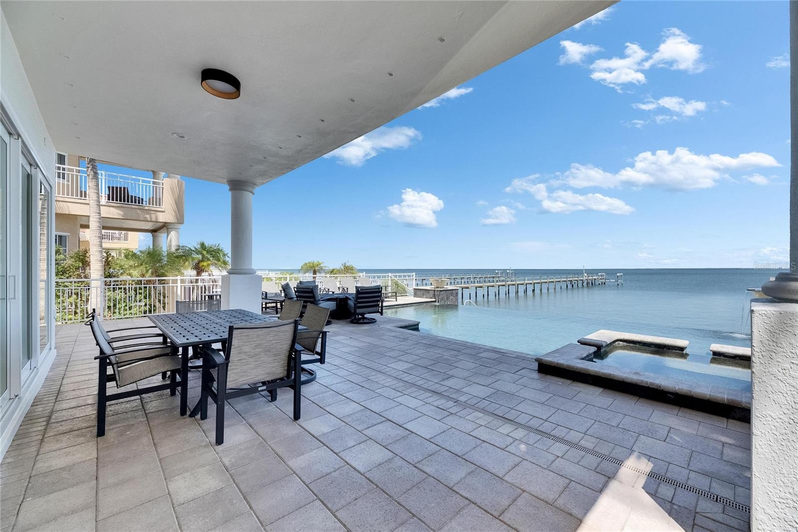 Listing photo id 19 for 6418 Bright Bay Court