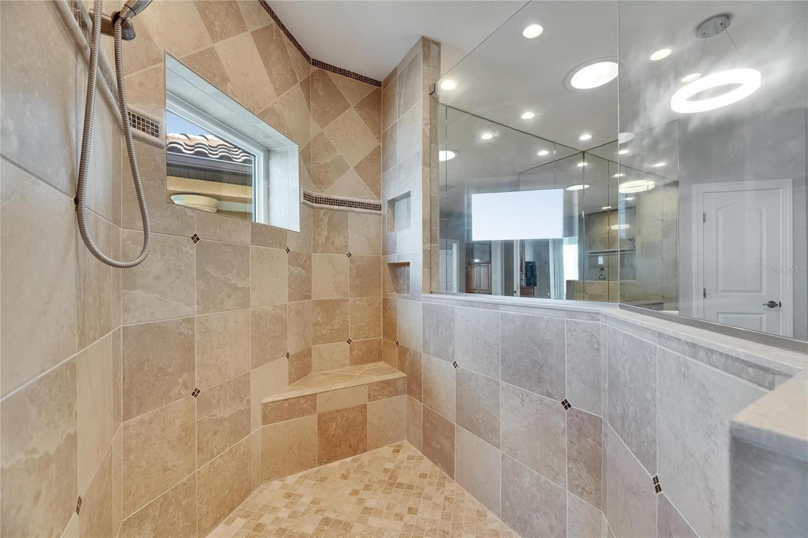 Listing photo id 31 for 6418 Bright Bay Court