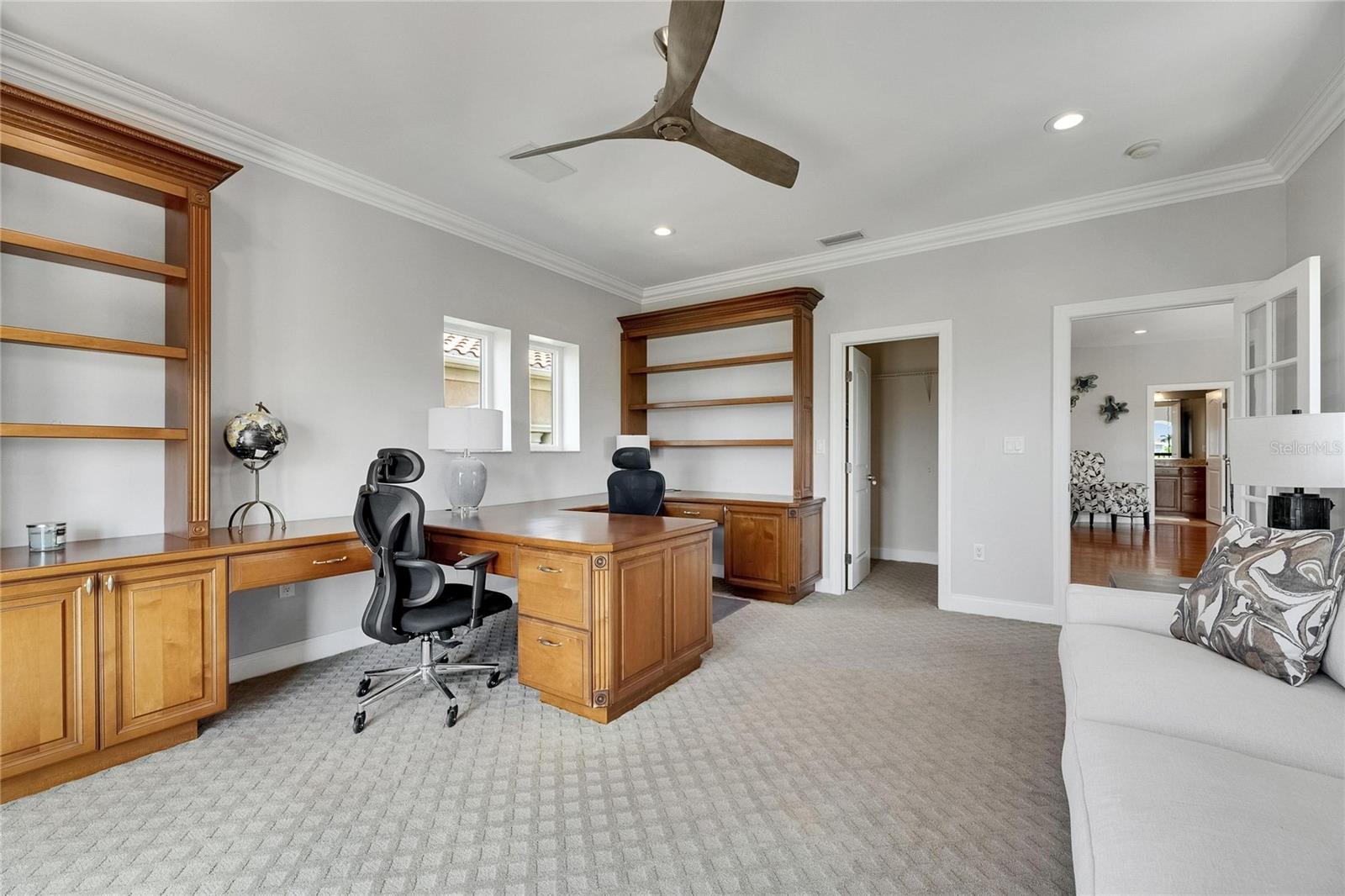 Listing photo id 39 for 6418 Bright Bay Court