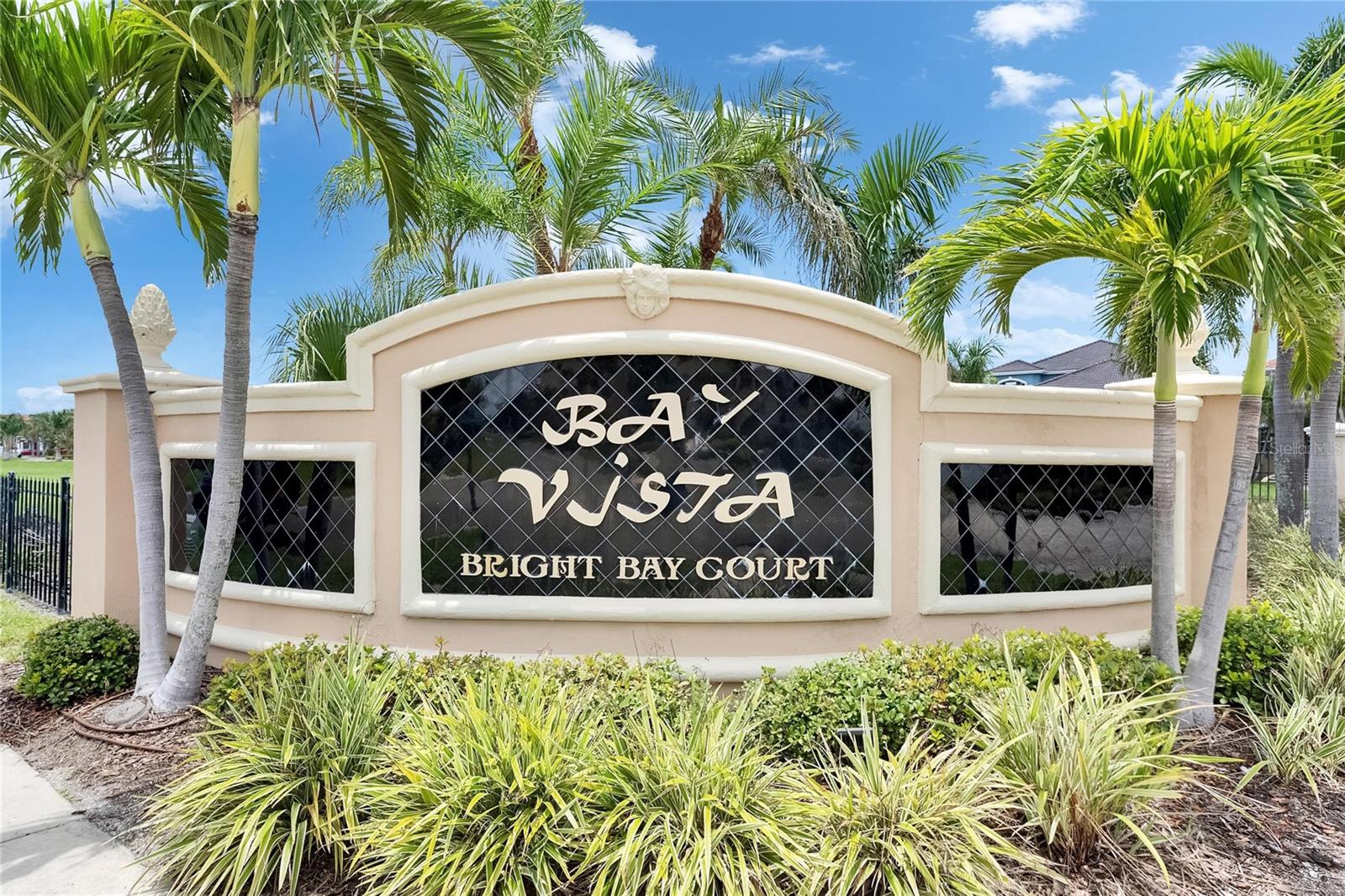 Listing photo id 66 for 6418 Bright Bay Court