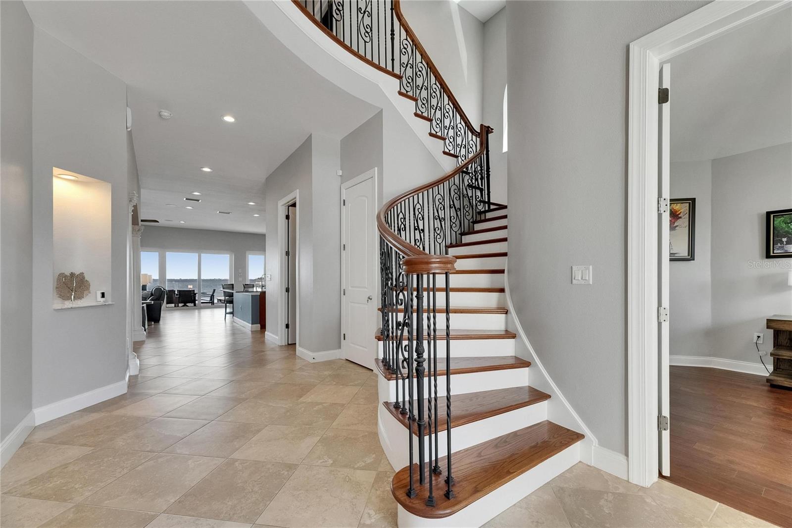 Listing photo id 6 for 6418 Bright Bay Court