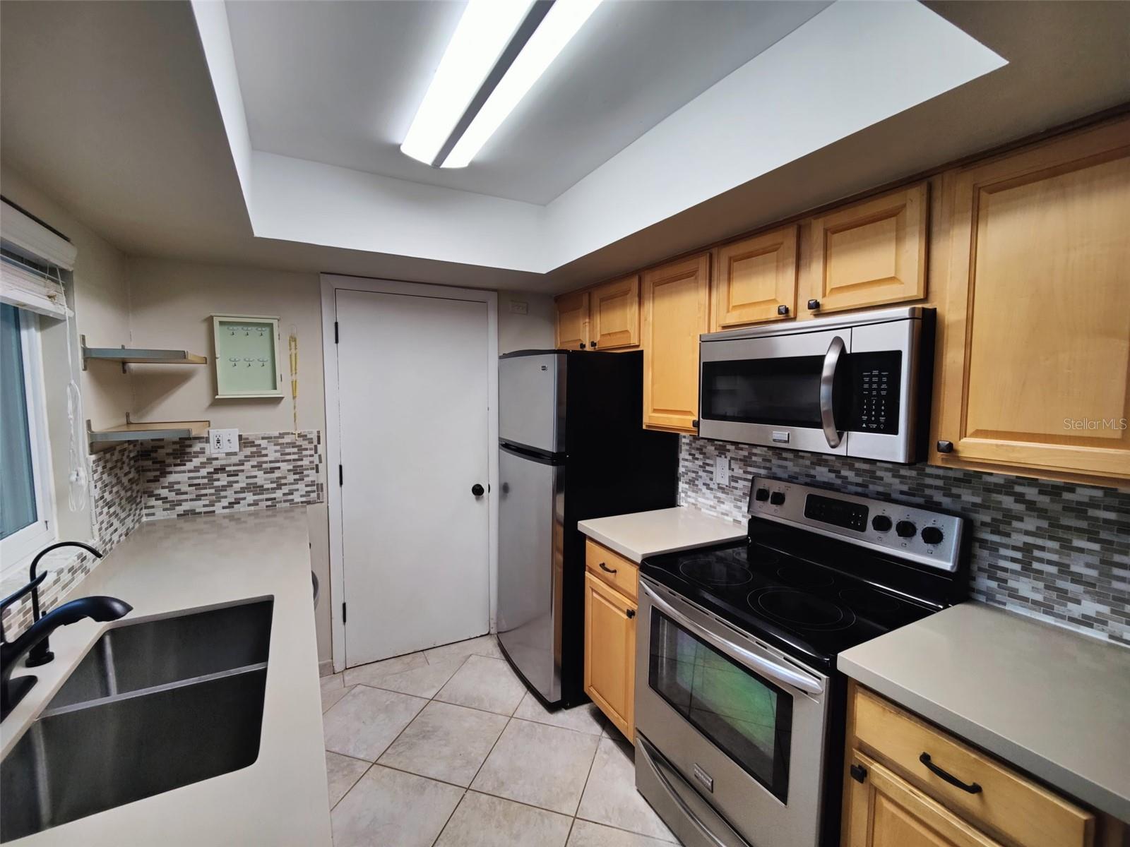 Image 19 of 24 For 6214 Dewdrop Way 621