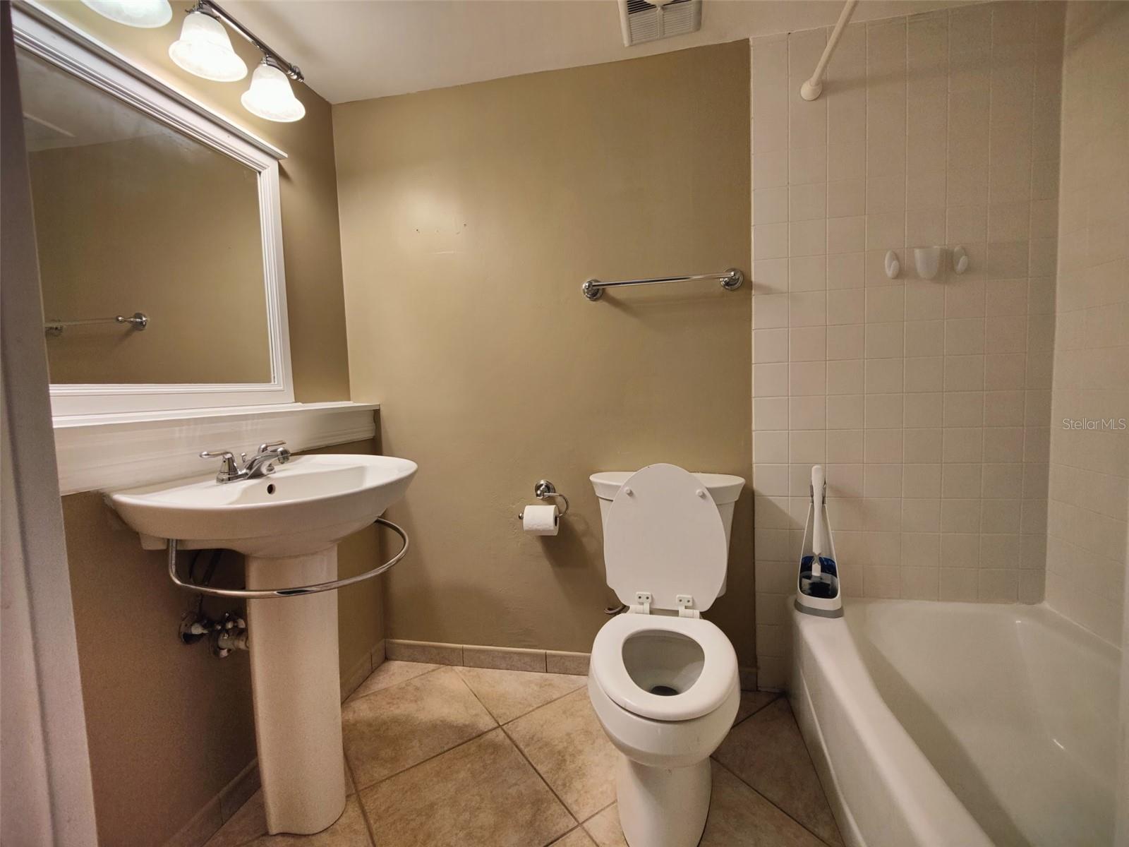 Image 7 of 24 For 6214 Dewdrop Way 621