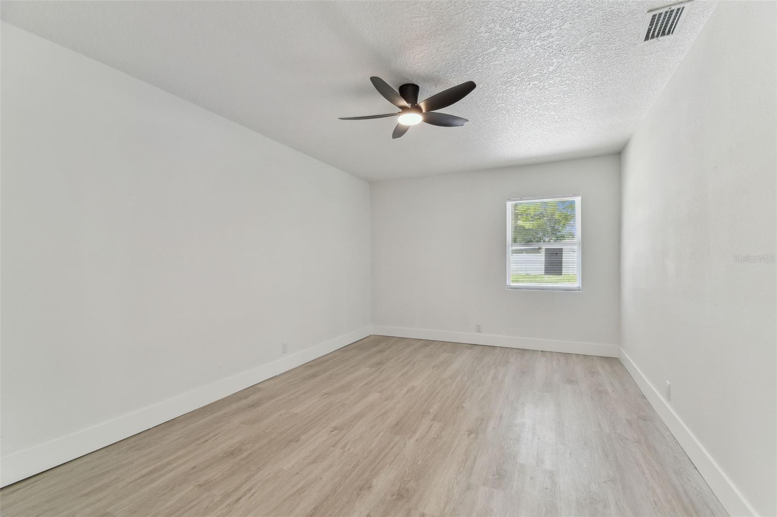 Listing photo id 21 for 7704 Tanglewood Lane