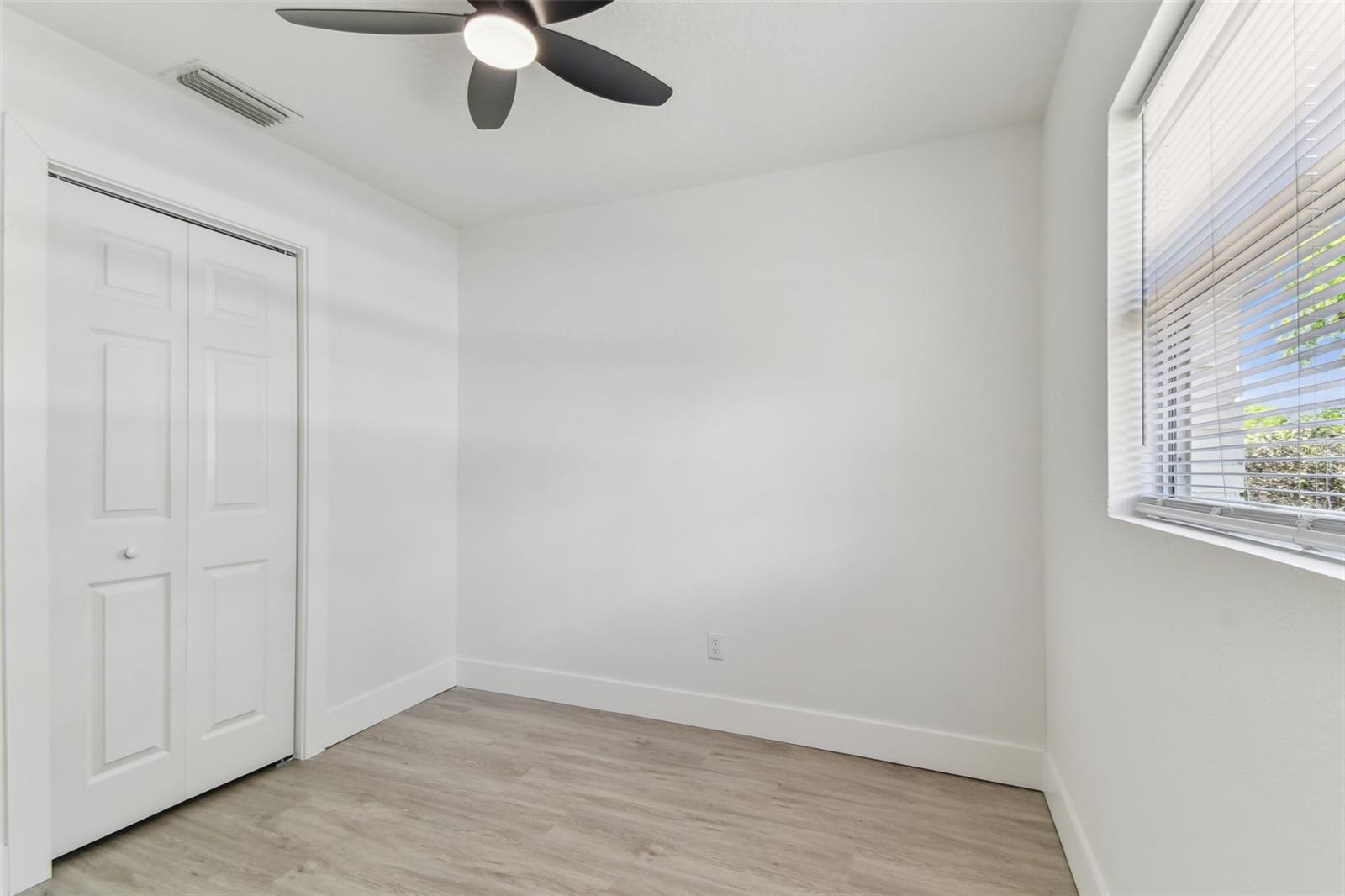 Listing photo id 33 for 7704 Tanglewood Lane