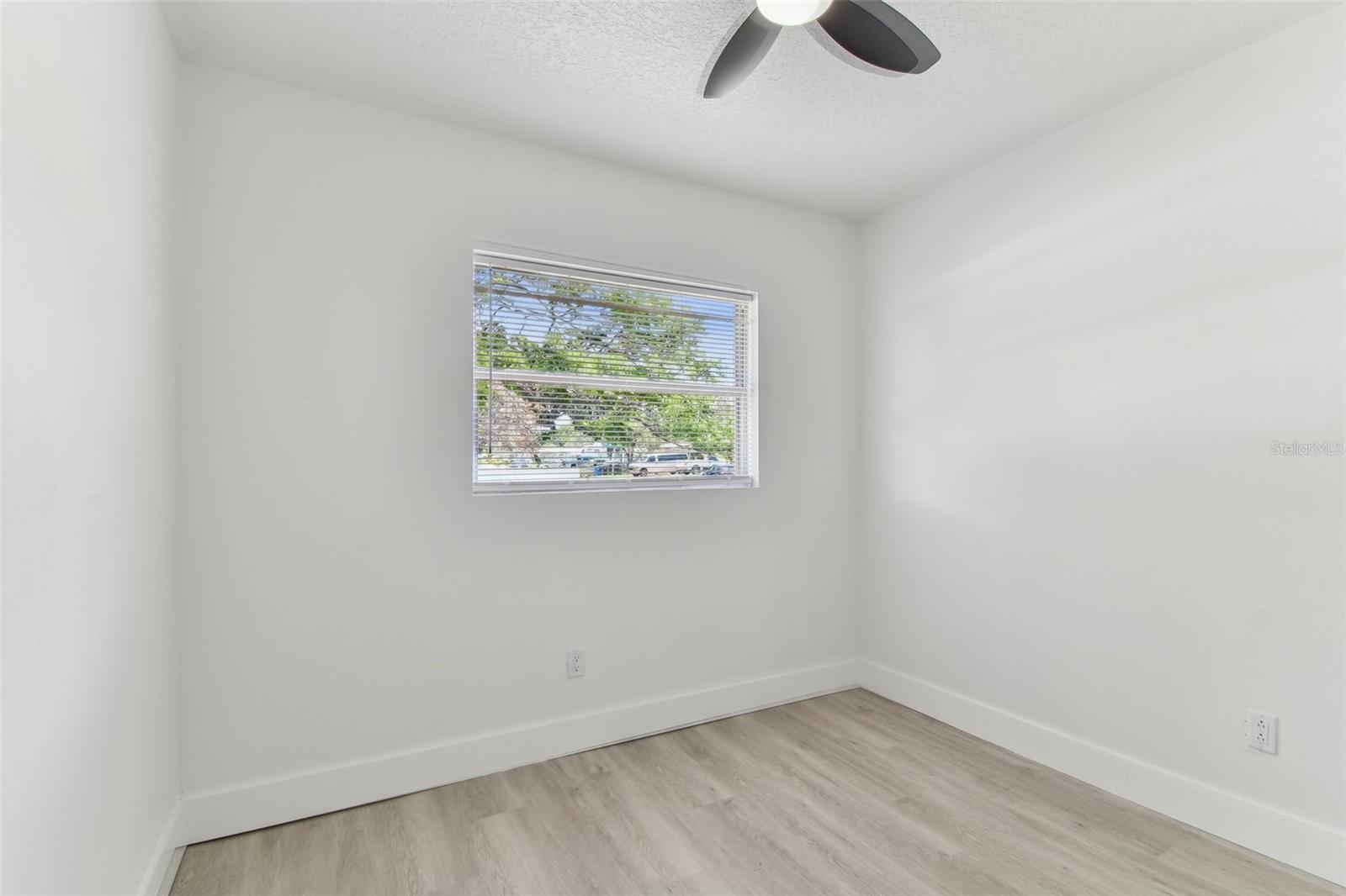 Listing photo id 35 for 7704 Tanglewood Lane