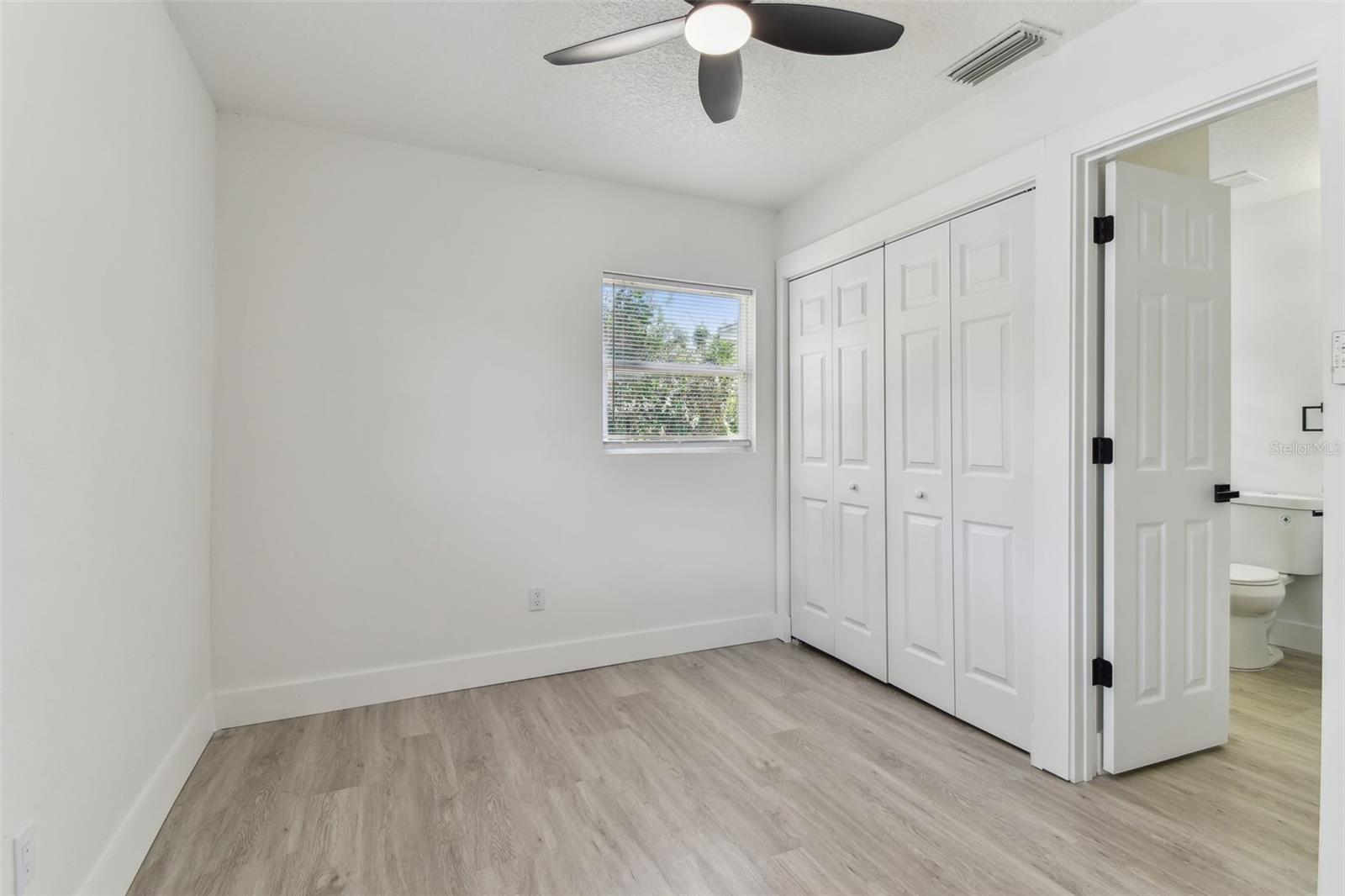 Listing photo id 44 for 7704 Tanglewood Lane