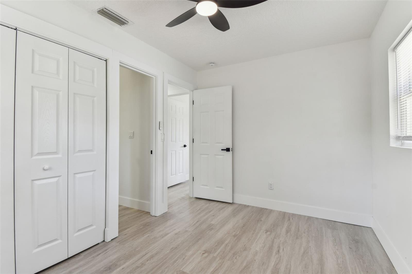 Listing photo id 45 for 7704 Tanglewood Lane