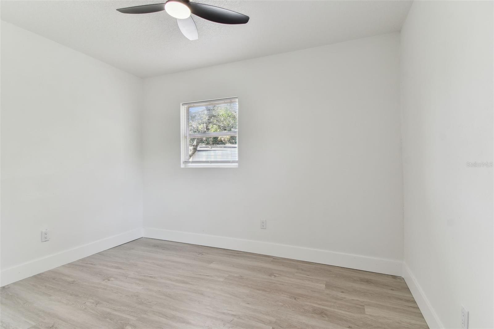 Listing photo id 46 for 7704 Tanglewood Lane