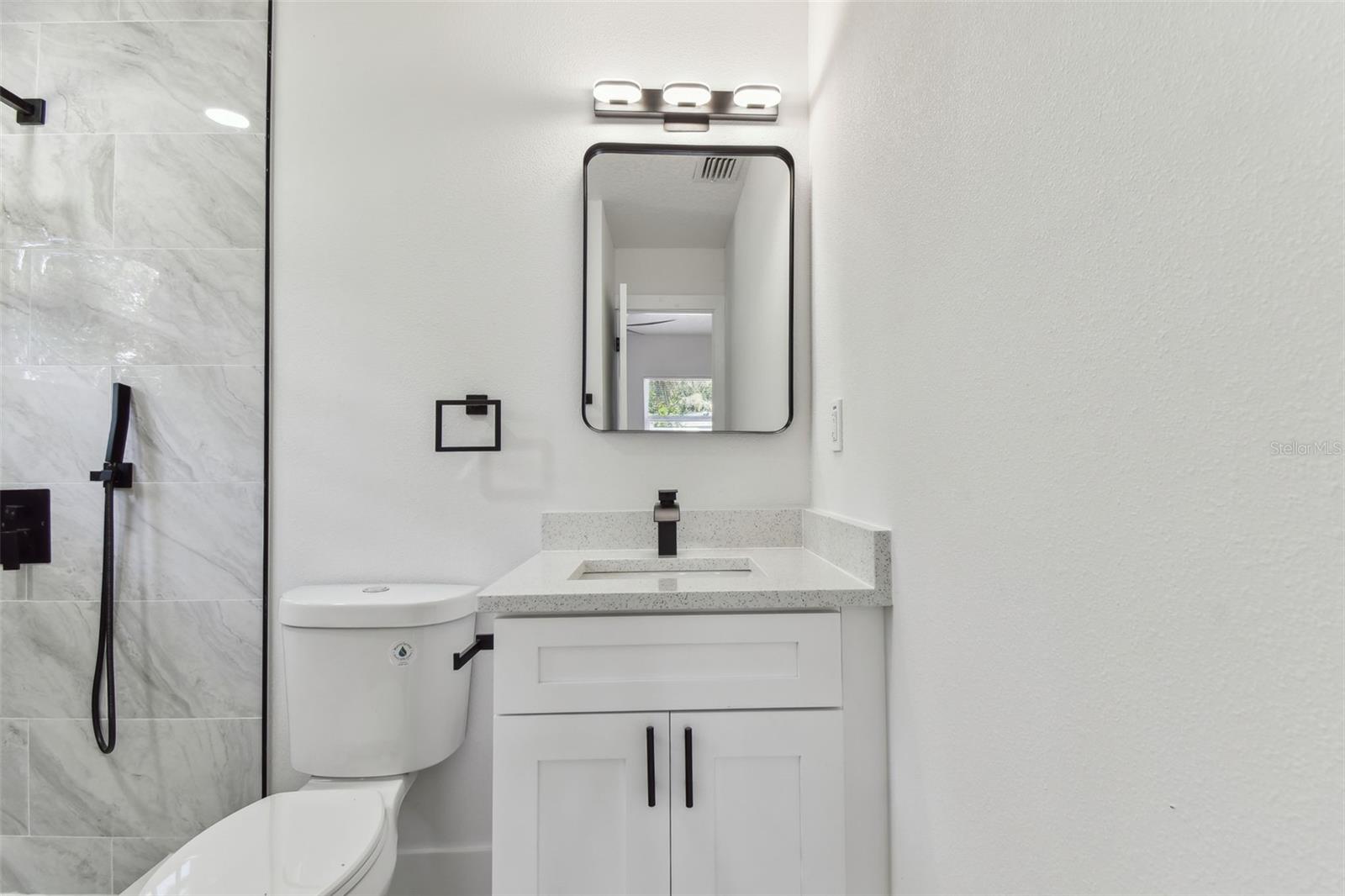 Listing photo id 48 for 7704 Tanglewood Lane