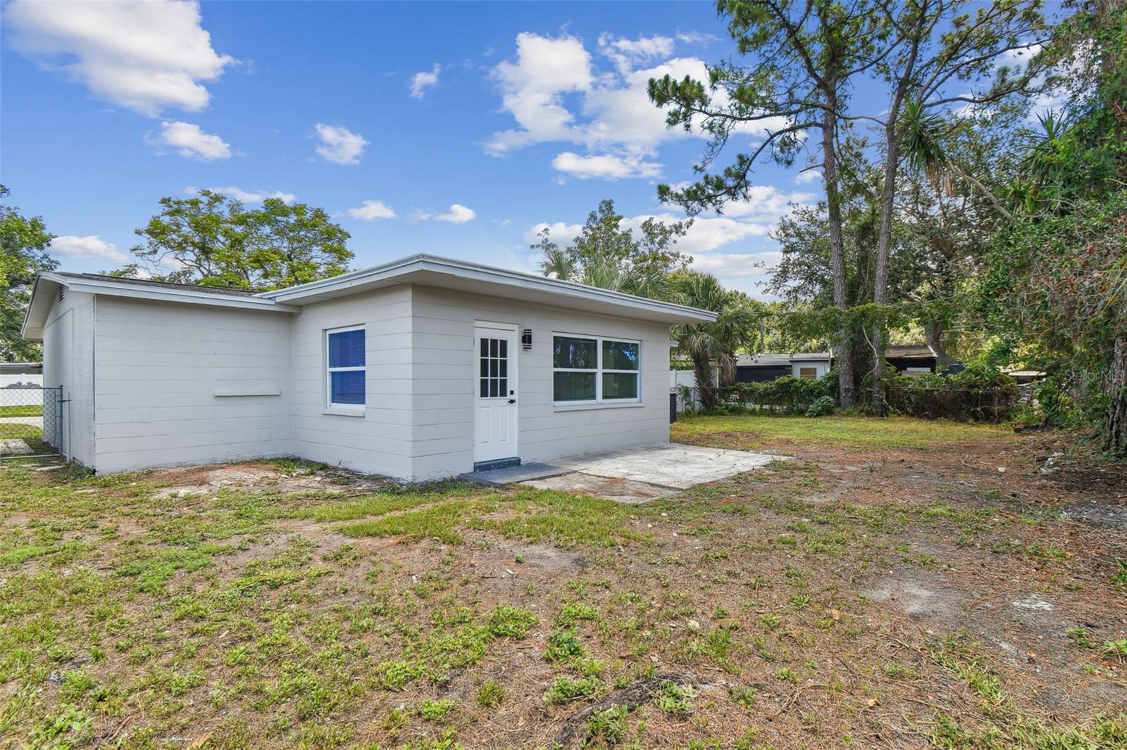 Listing photo id 53 for 7704 Tanglewood Lane