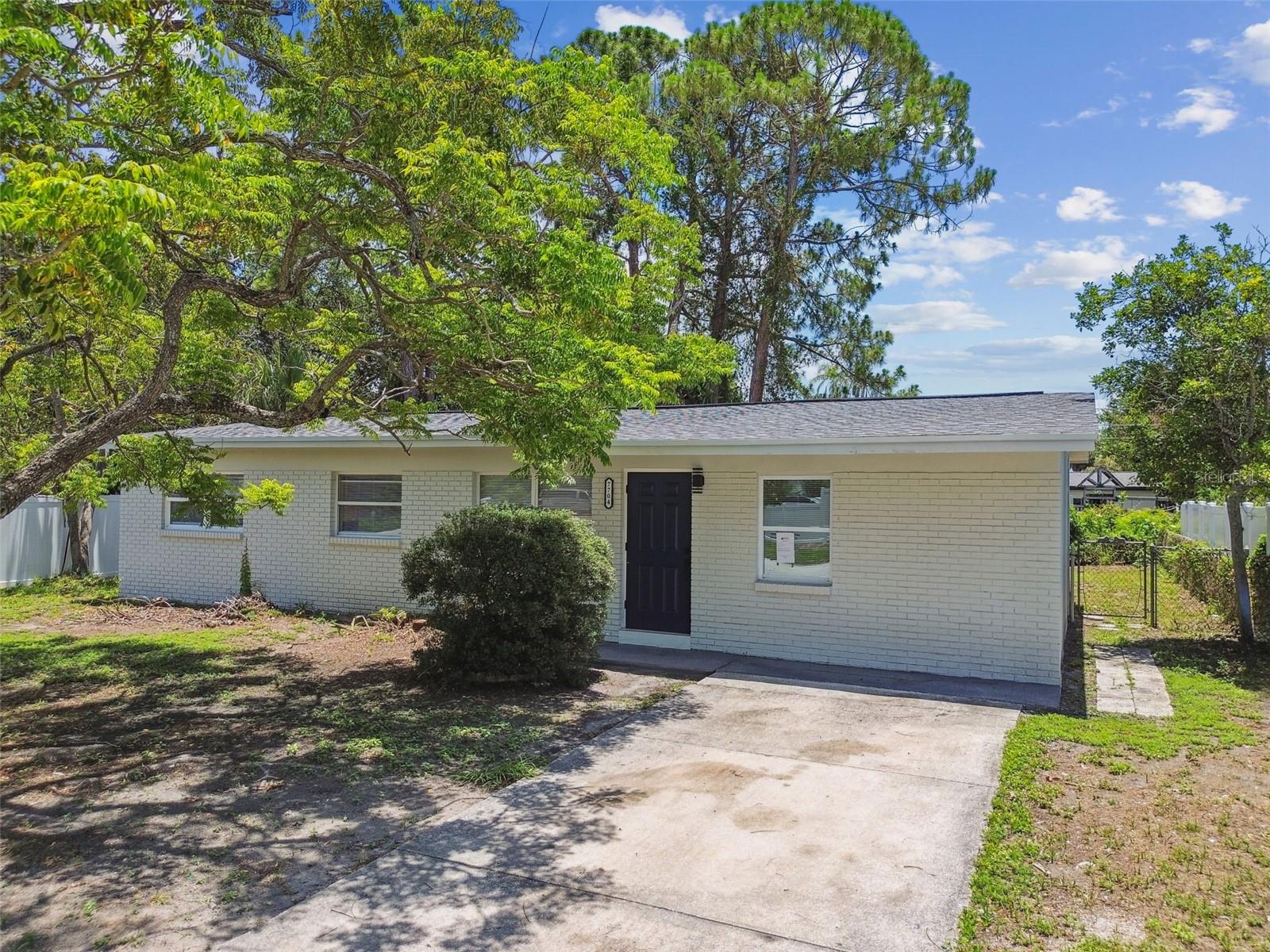 Listing photo id 58 for 7704 Tanglewood Lane