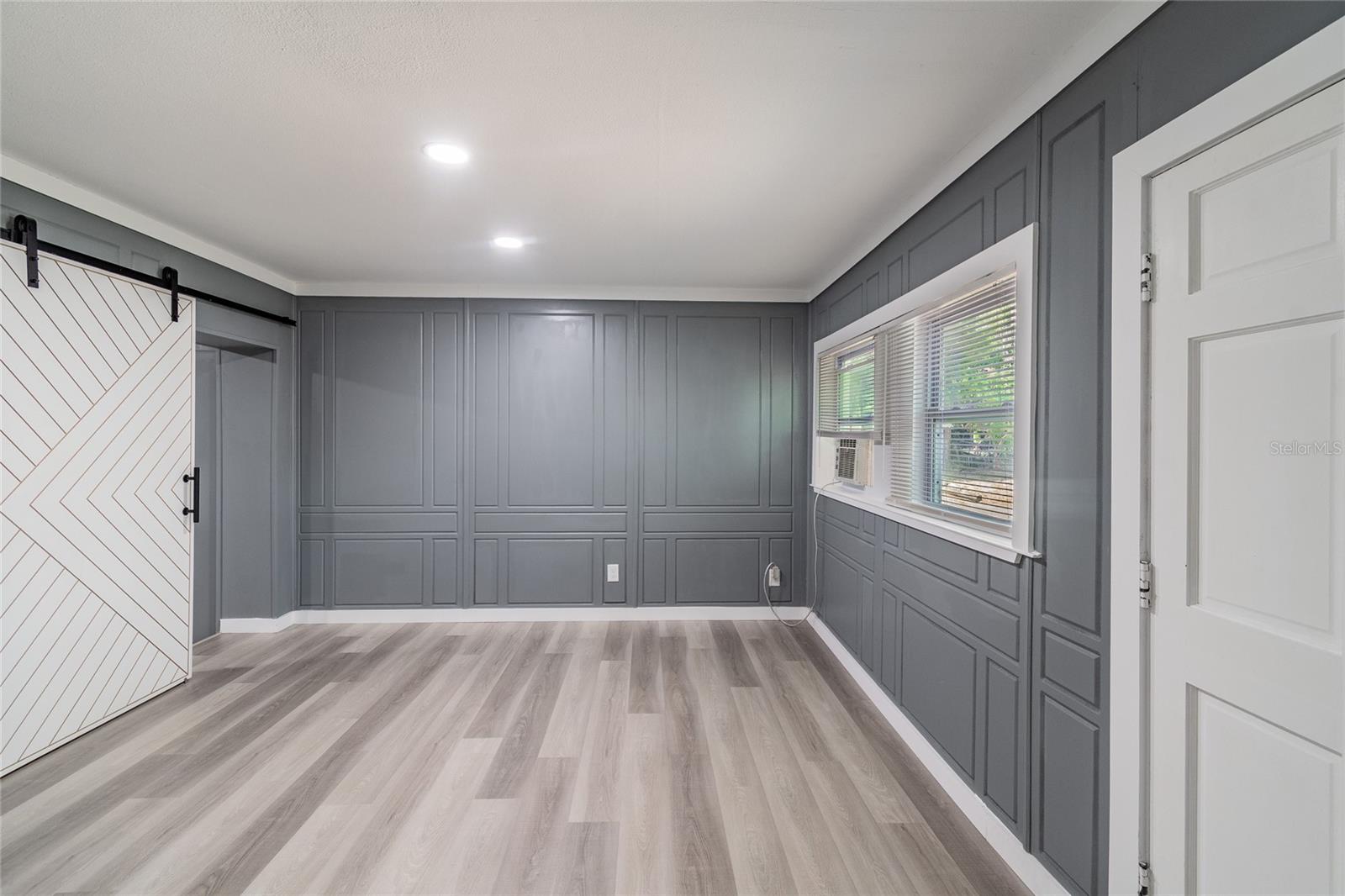 Image 10 of 11 For 2219 24th Avenue S 2