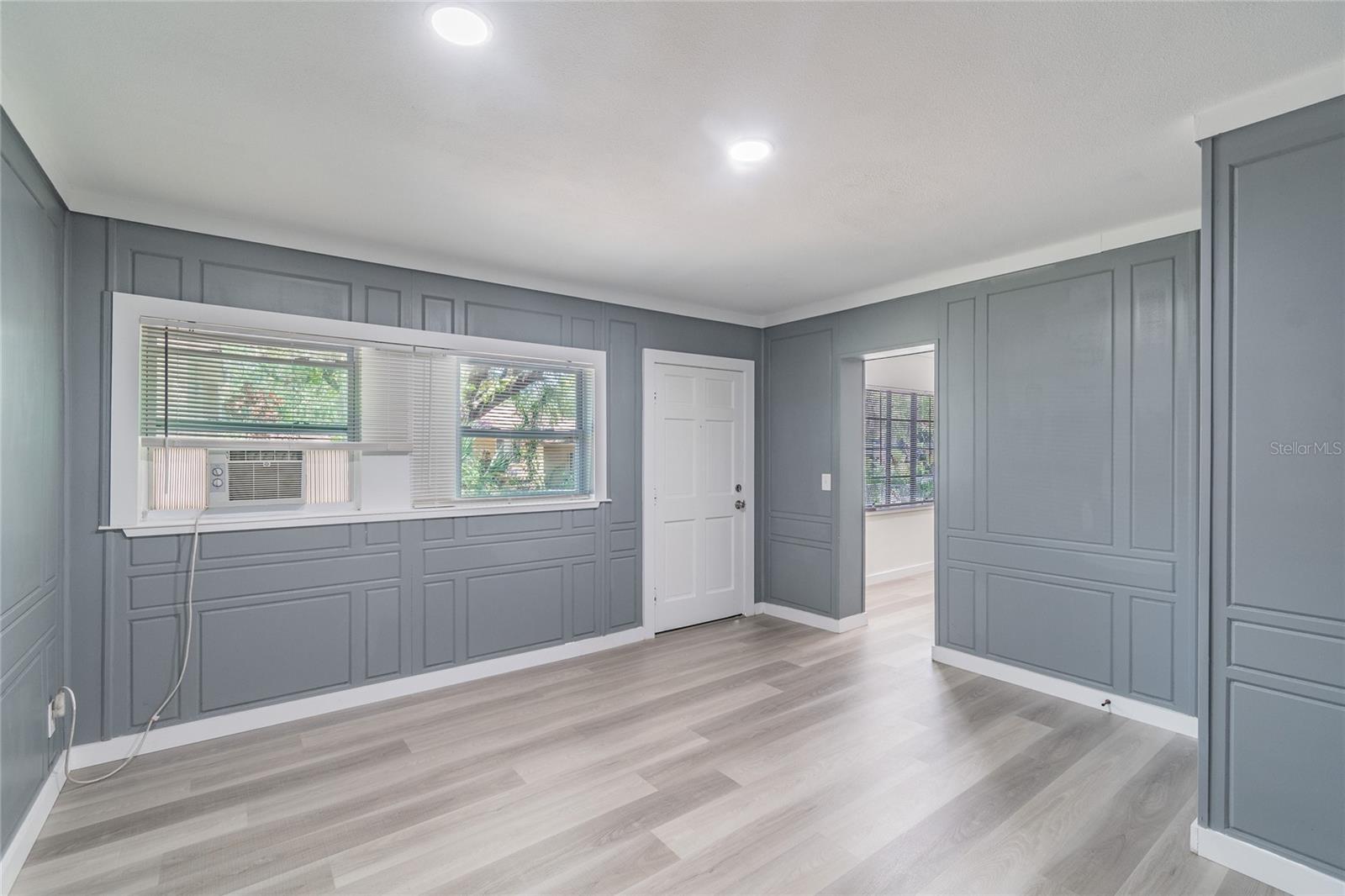 Image 6 of 11 For 2219 24th Avenue S 2