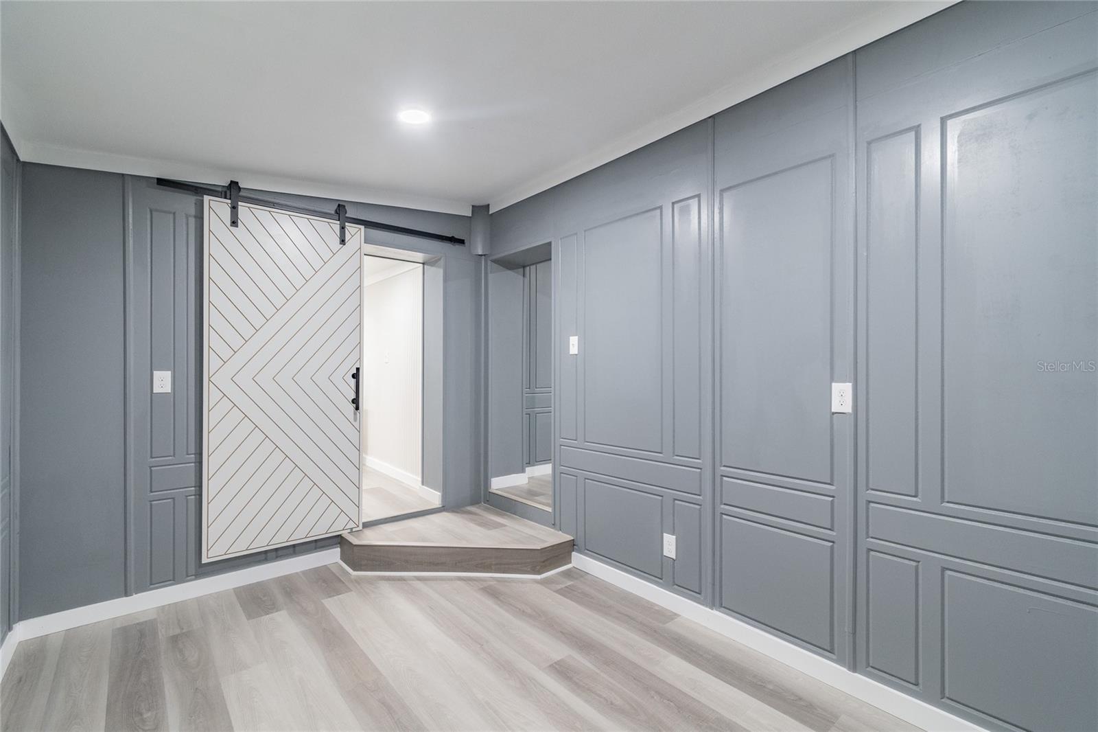 Image 8 of 11 For 2219 24th Avenue S 2