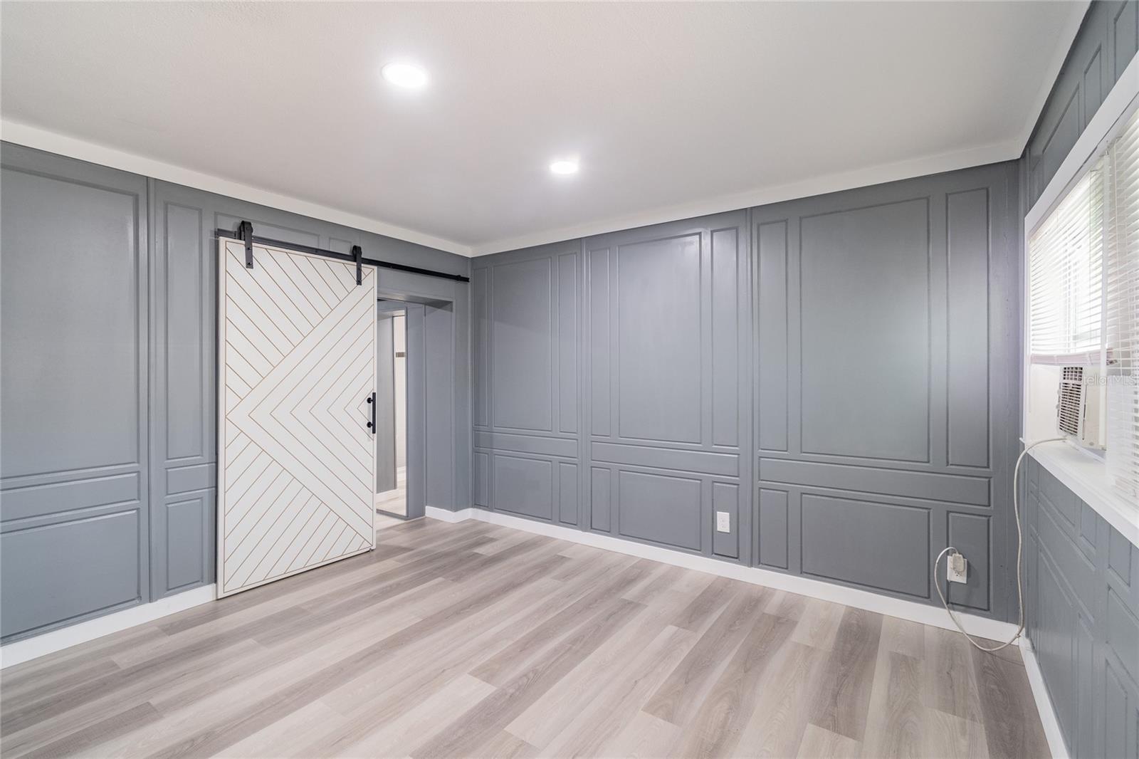 Image 9 of 11 For 2219 24th Avenue S 2