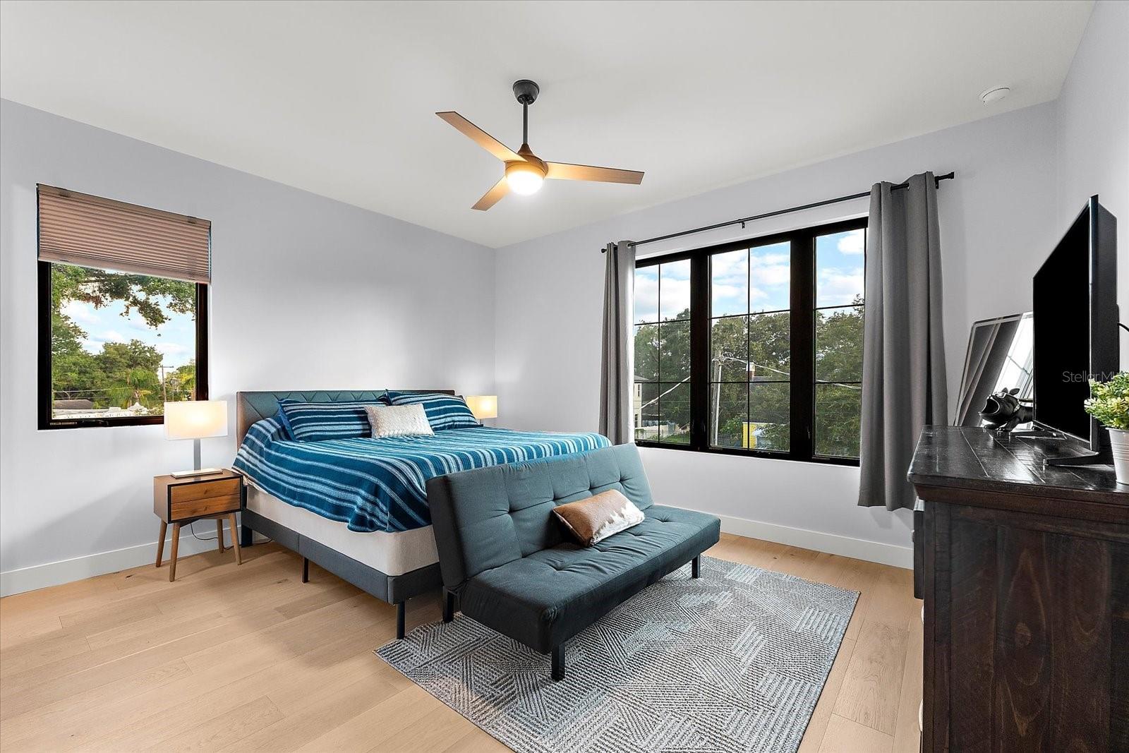 Image 47 of 86 For 2707 Ridgewood Avenue
