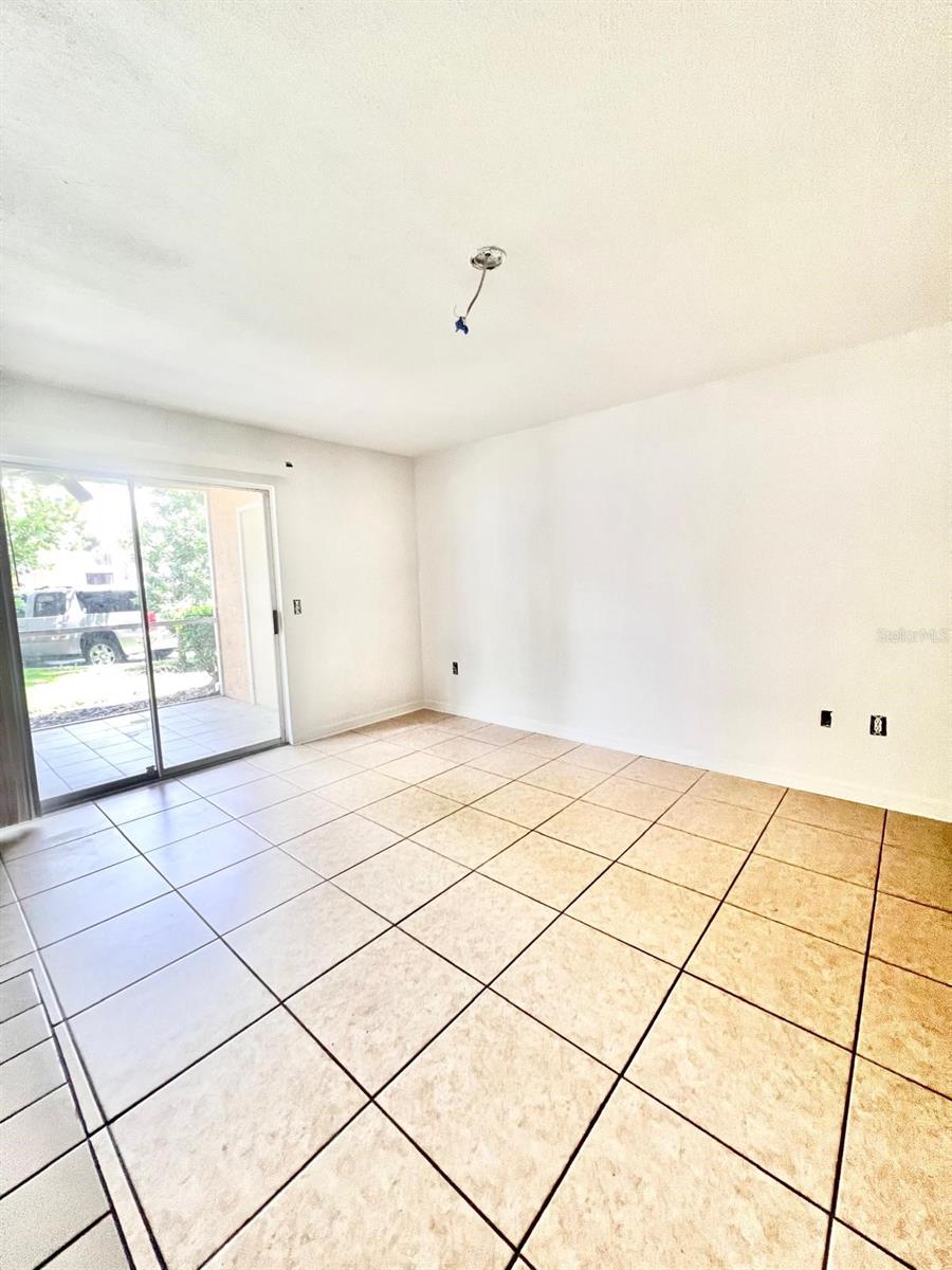 Listing photo id 15 for 9481 Highland Oak Drive 1101