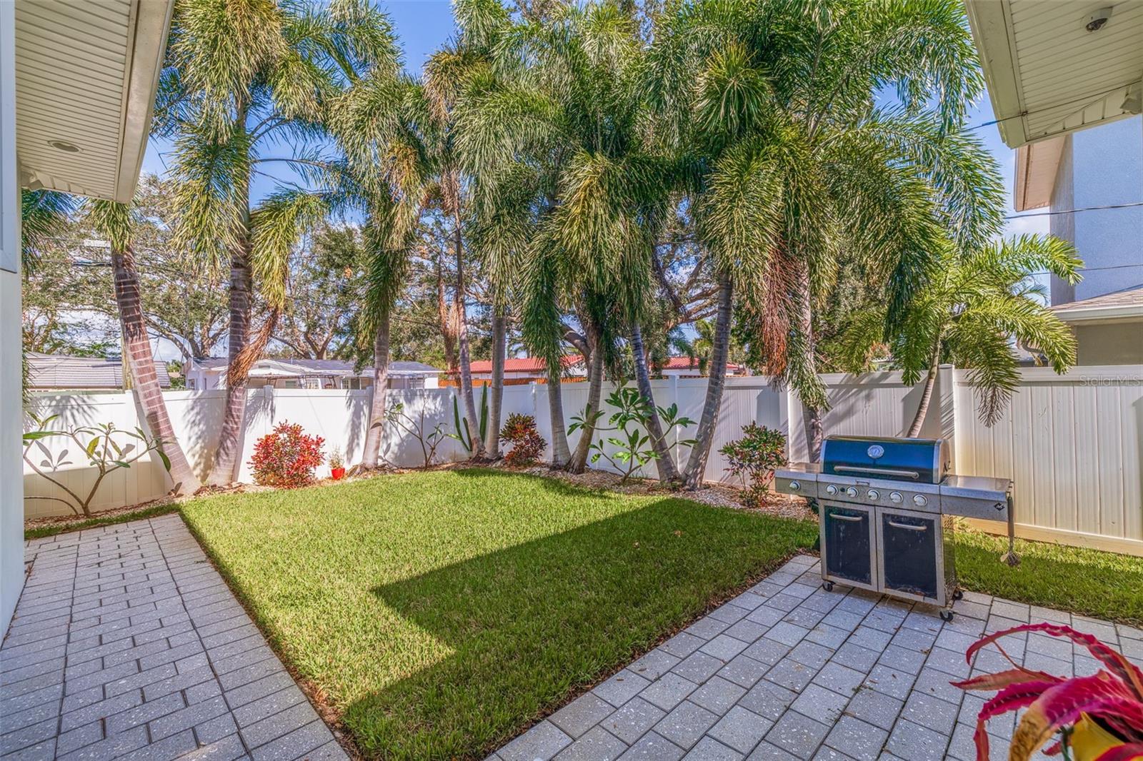 Image 35 of 42 For 827 Placido Way Ne