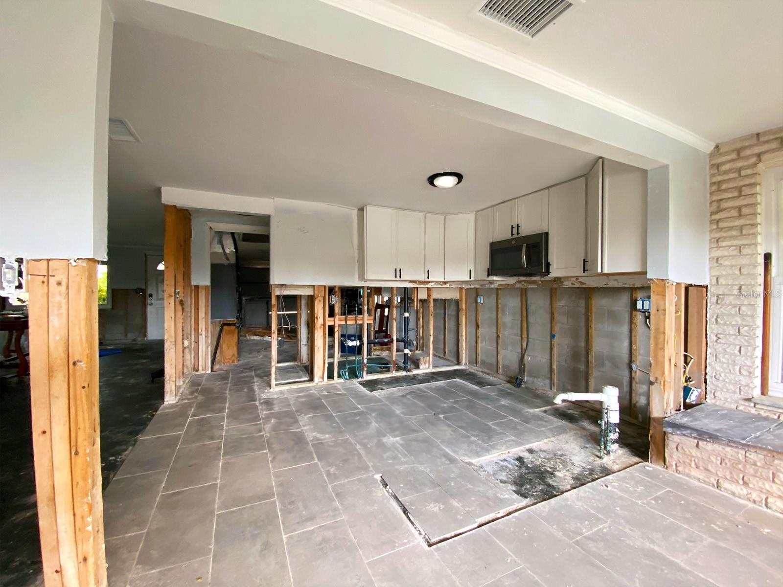 Image 12 of 16 For 13931 King Avenue