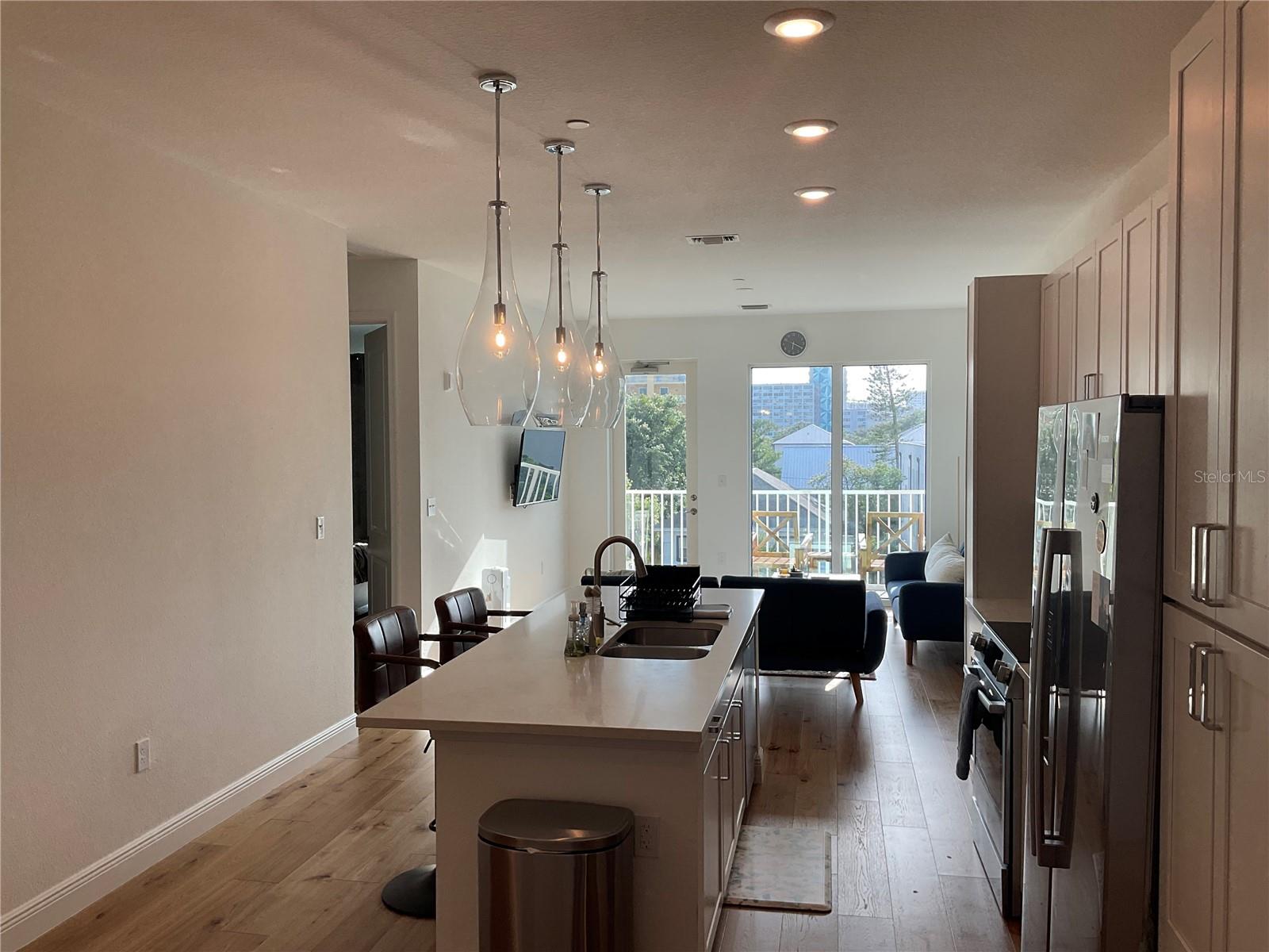 Image 7 of 68 For 644 3rd Avenue S 402