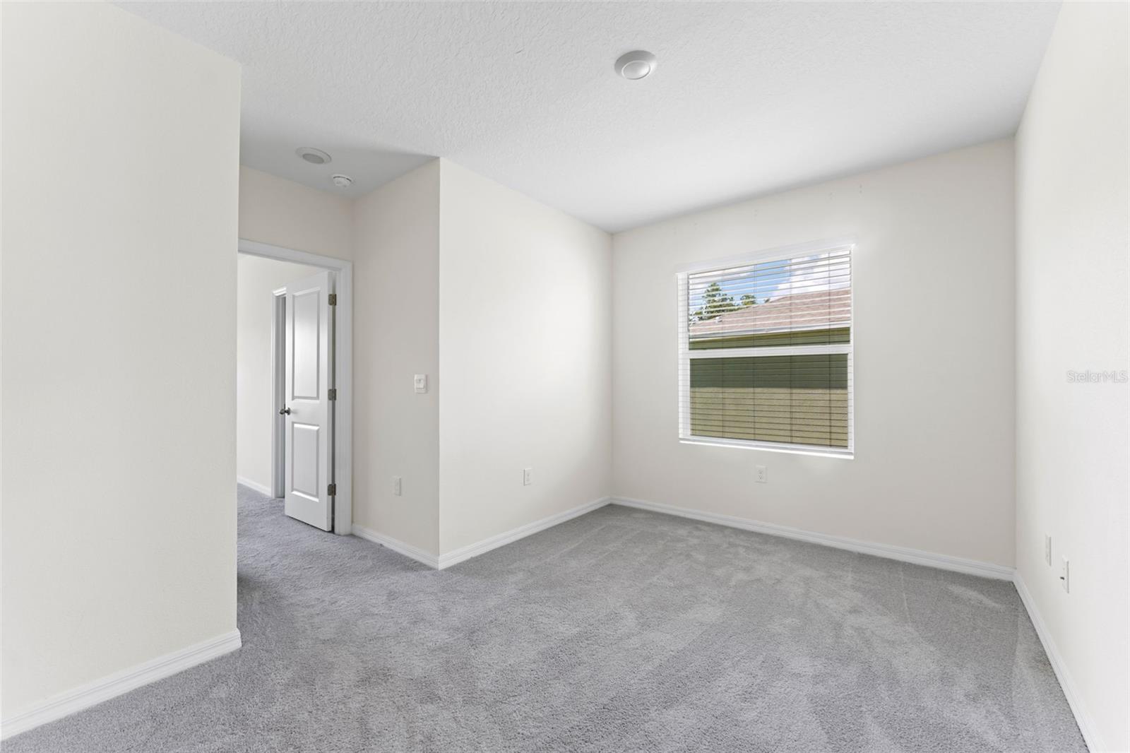 Image 13 of 35 For 11082 Crescent Deer Drive