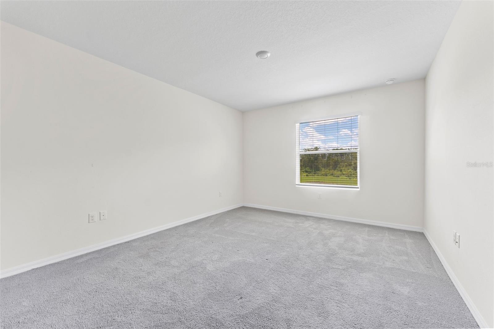 Image 14 of 35 For 11082 Crescent Deer Drive
