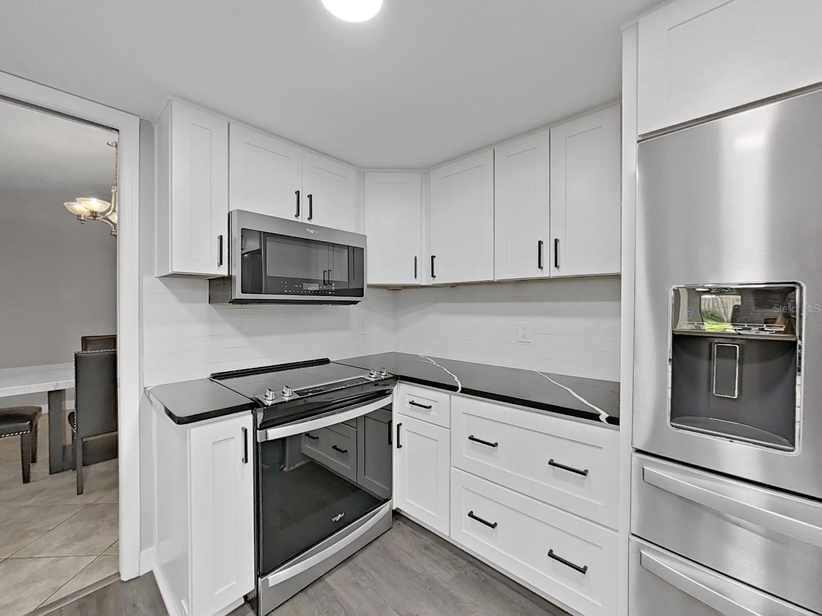 Image 15 of 53 For 852 Village Way