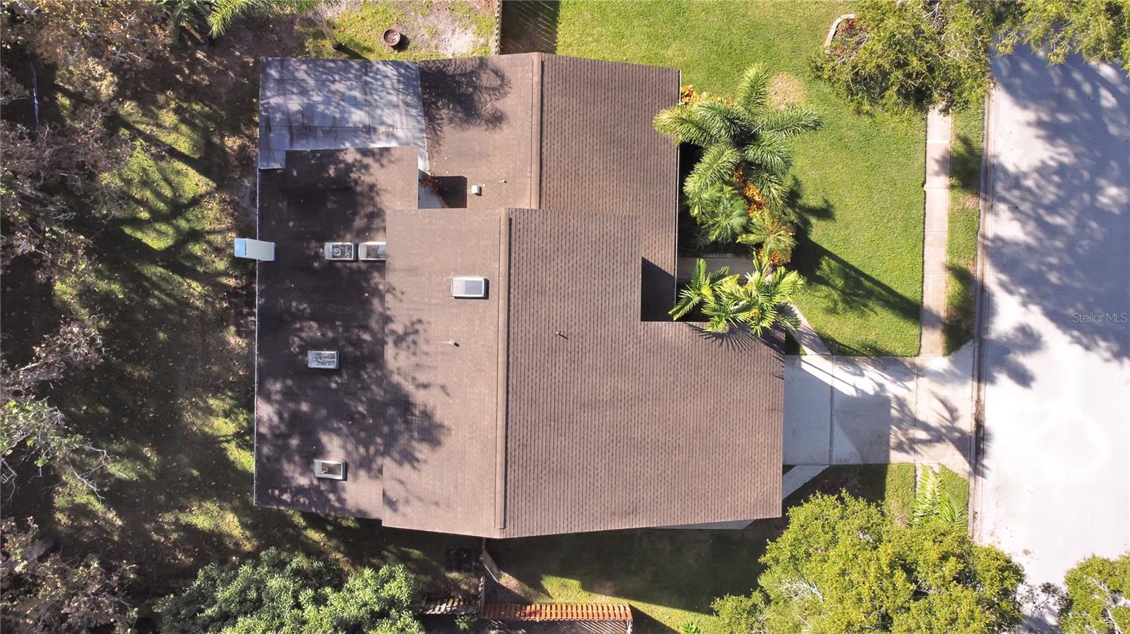 Image 2 of 53 For 852 Village Way