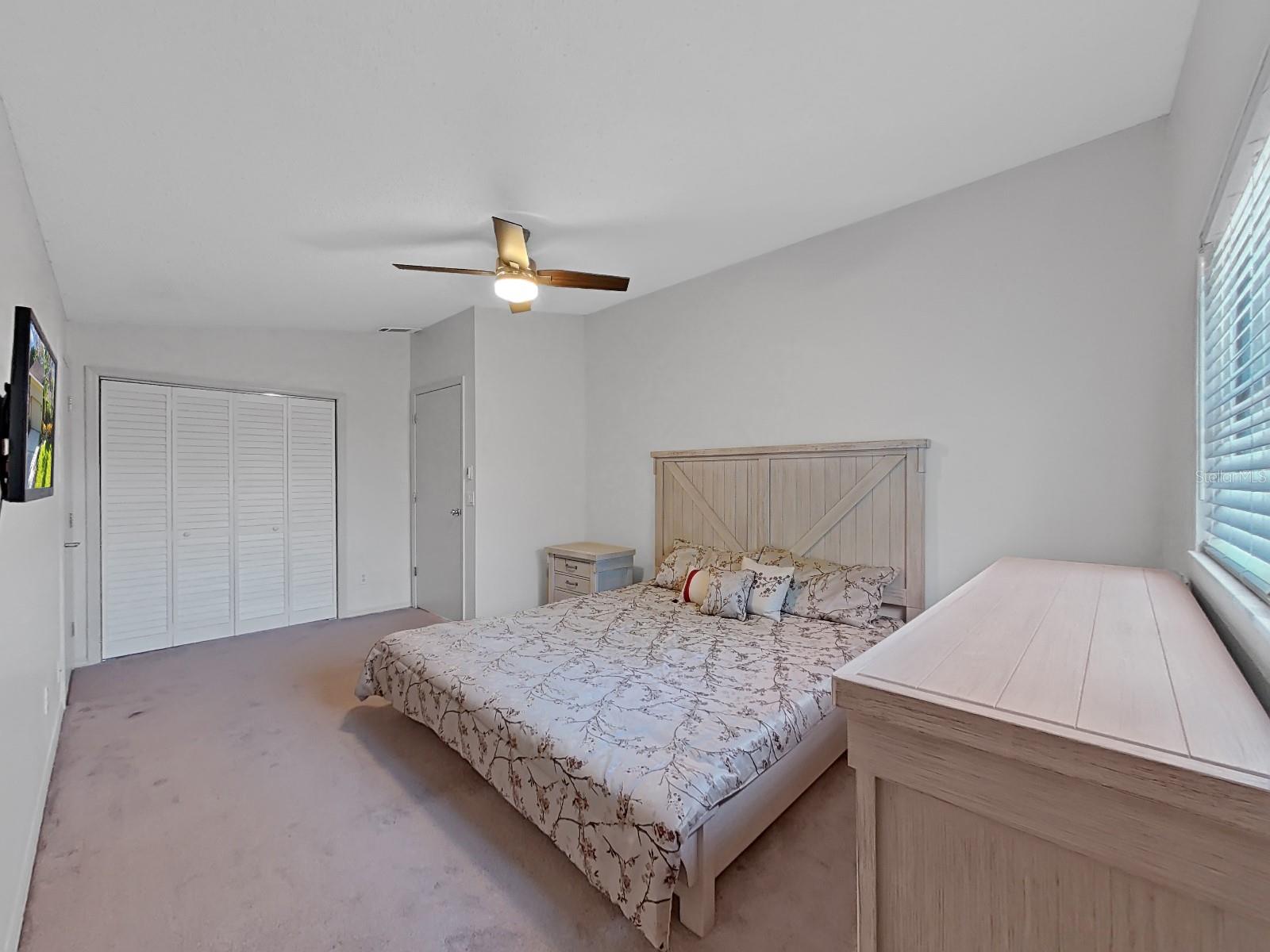 Image 30 of 53 For 852 Village Way