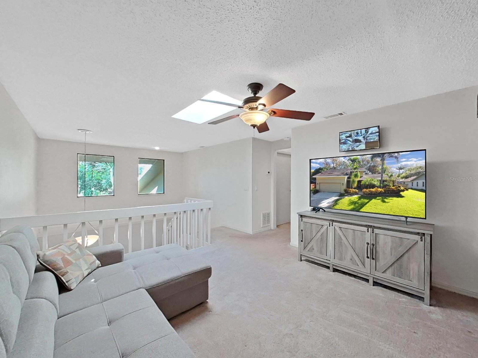 Image 34 of 53 For 852 Village Way