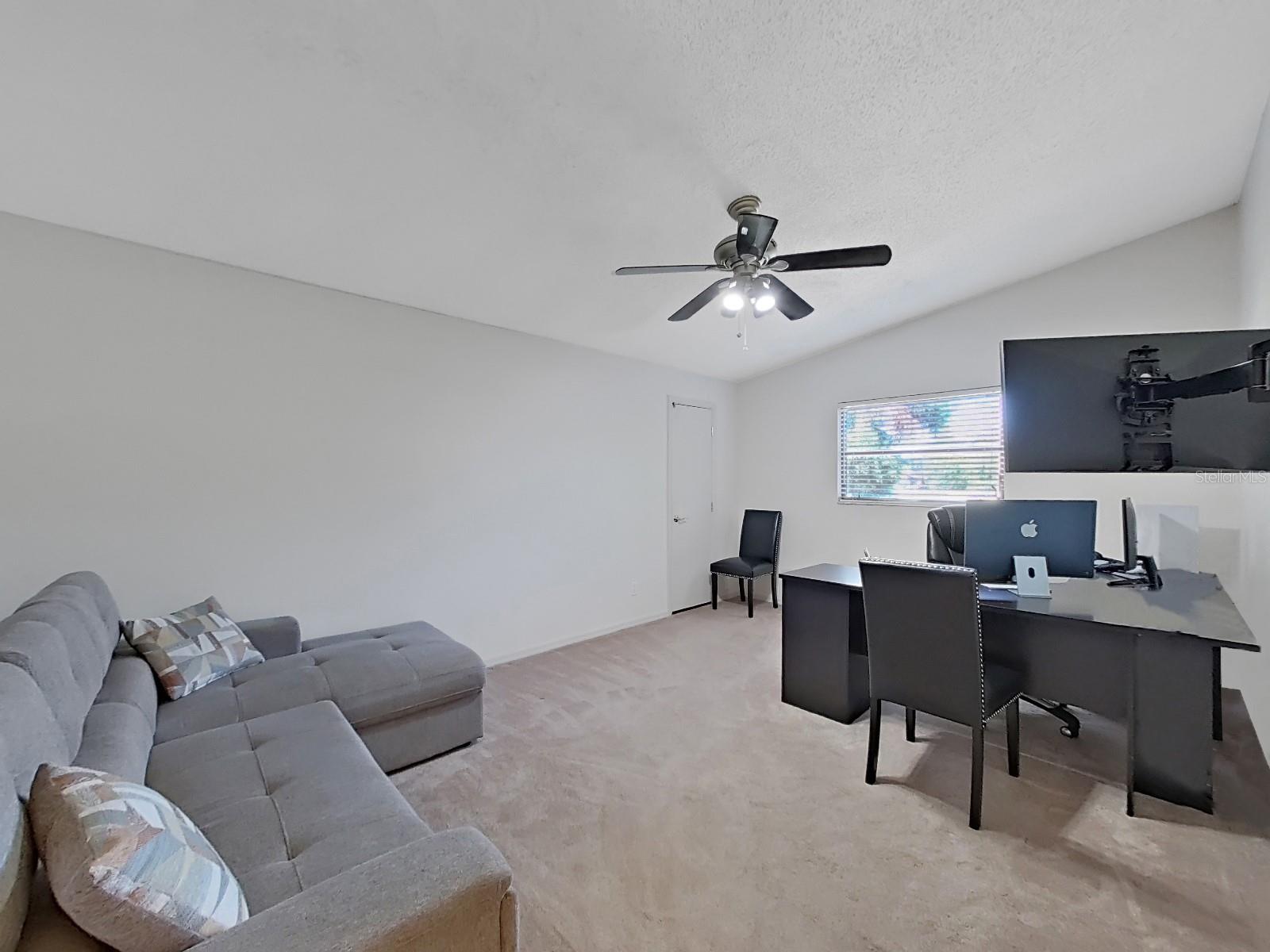 Image 36 of 53 For 852 Village Way