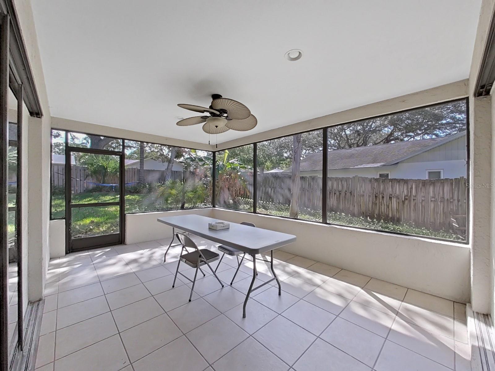Image 38 of 53 For 852 Village Way