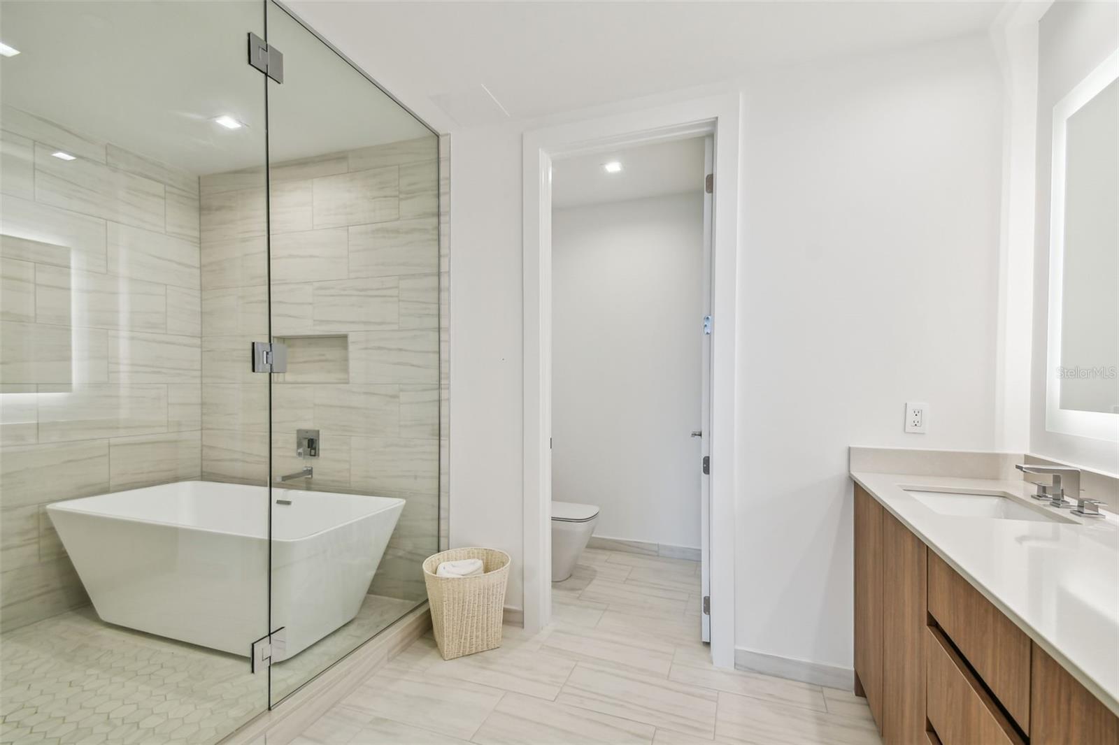 Image 37 of 98 For 5120 Marina Way 15005